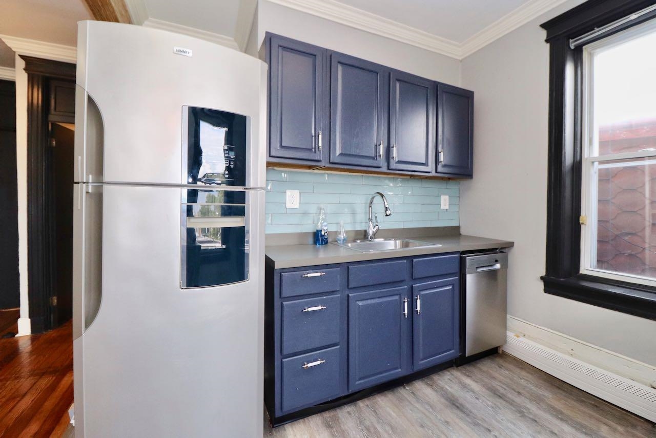 388 BALDWIN AVE Unit: 3