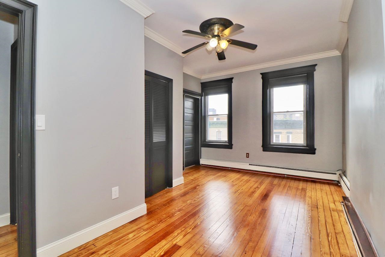 388 BALDWIN AVE Unit: 3