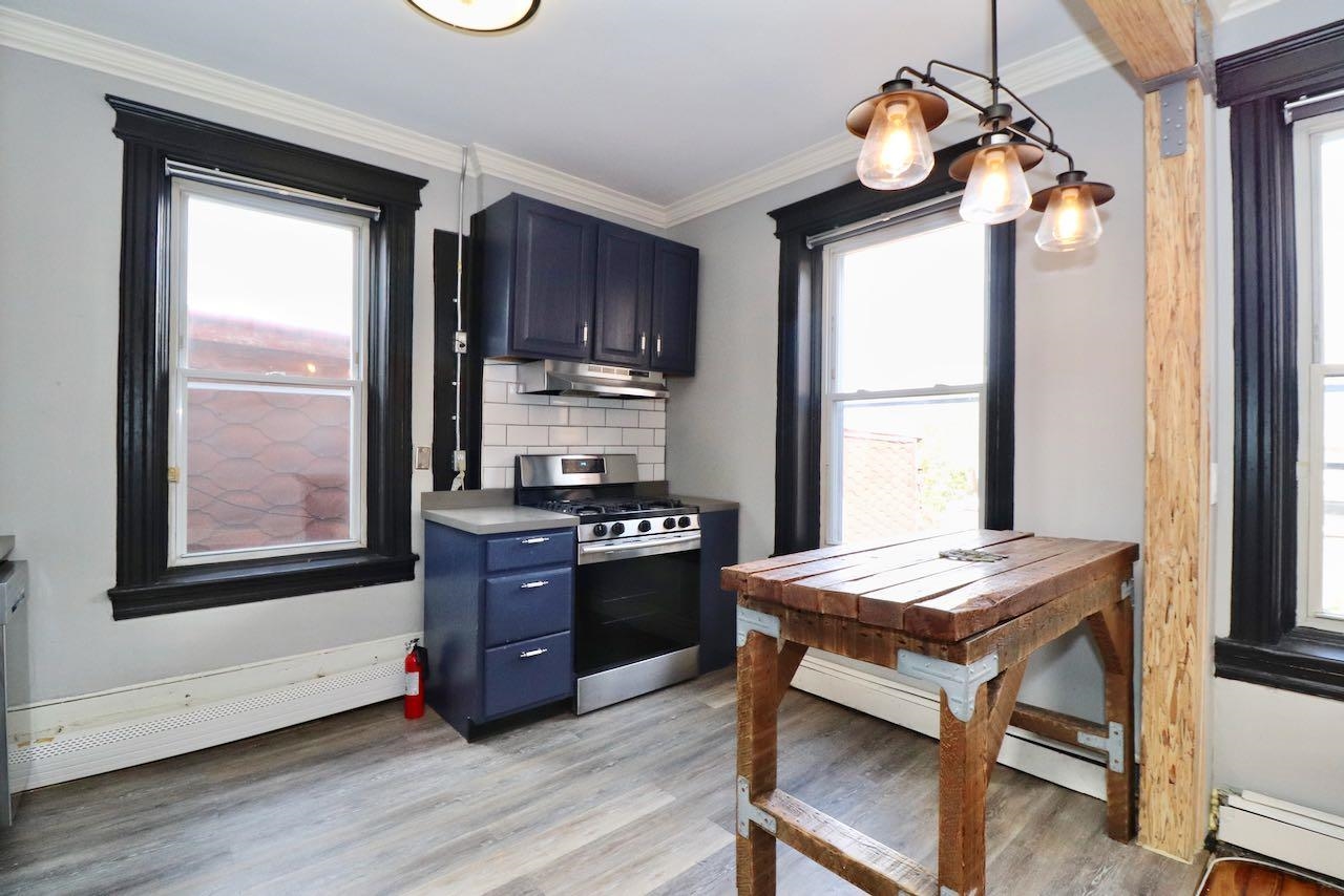 388 BALDWIN AVE Unit: 3