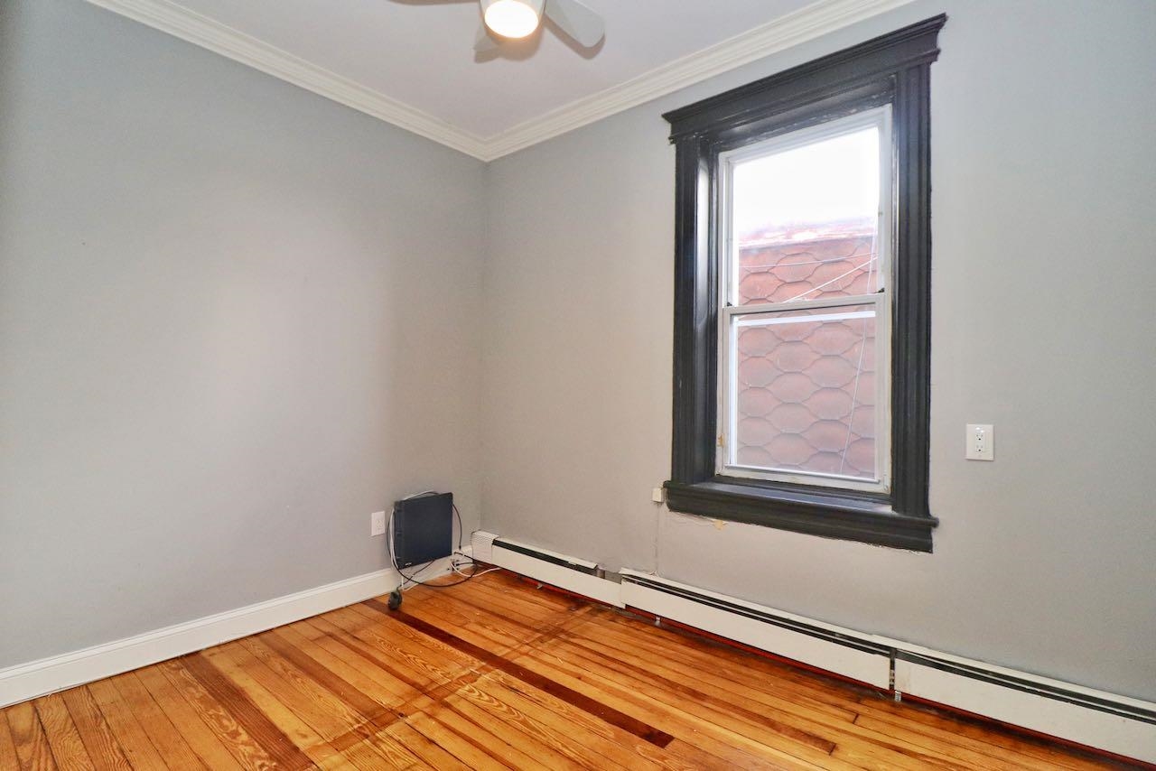 388 BALDWIN AVE Unit: 3