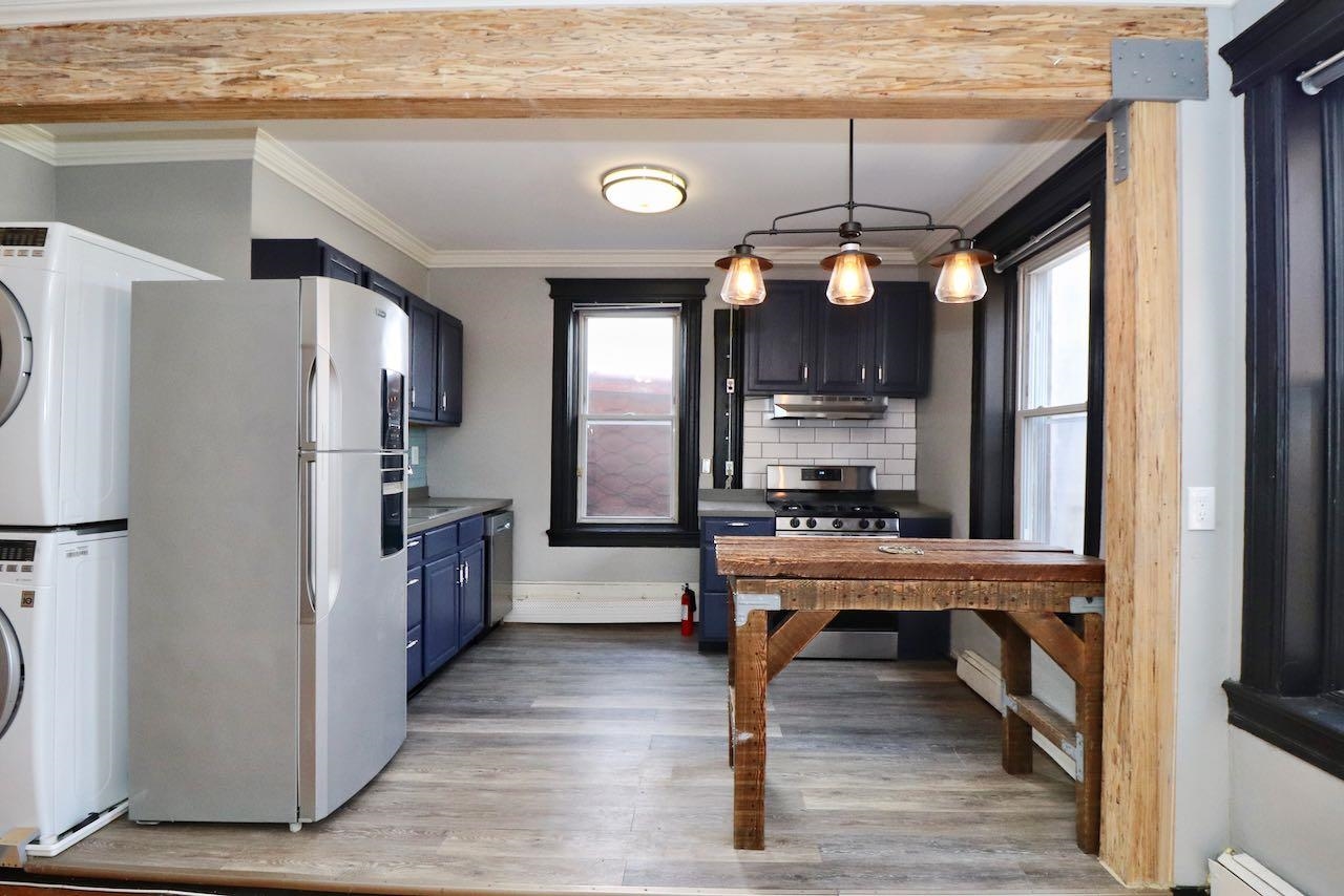 388 BALDWIN AVE Unit: 3