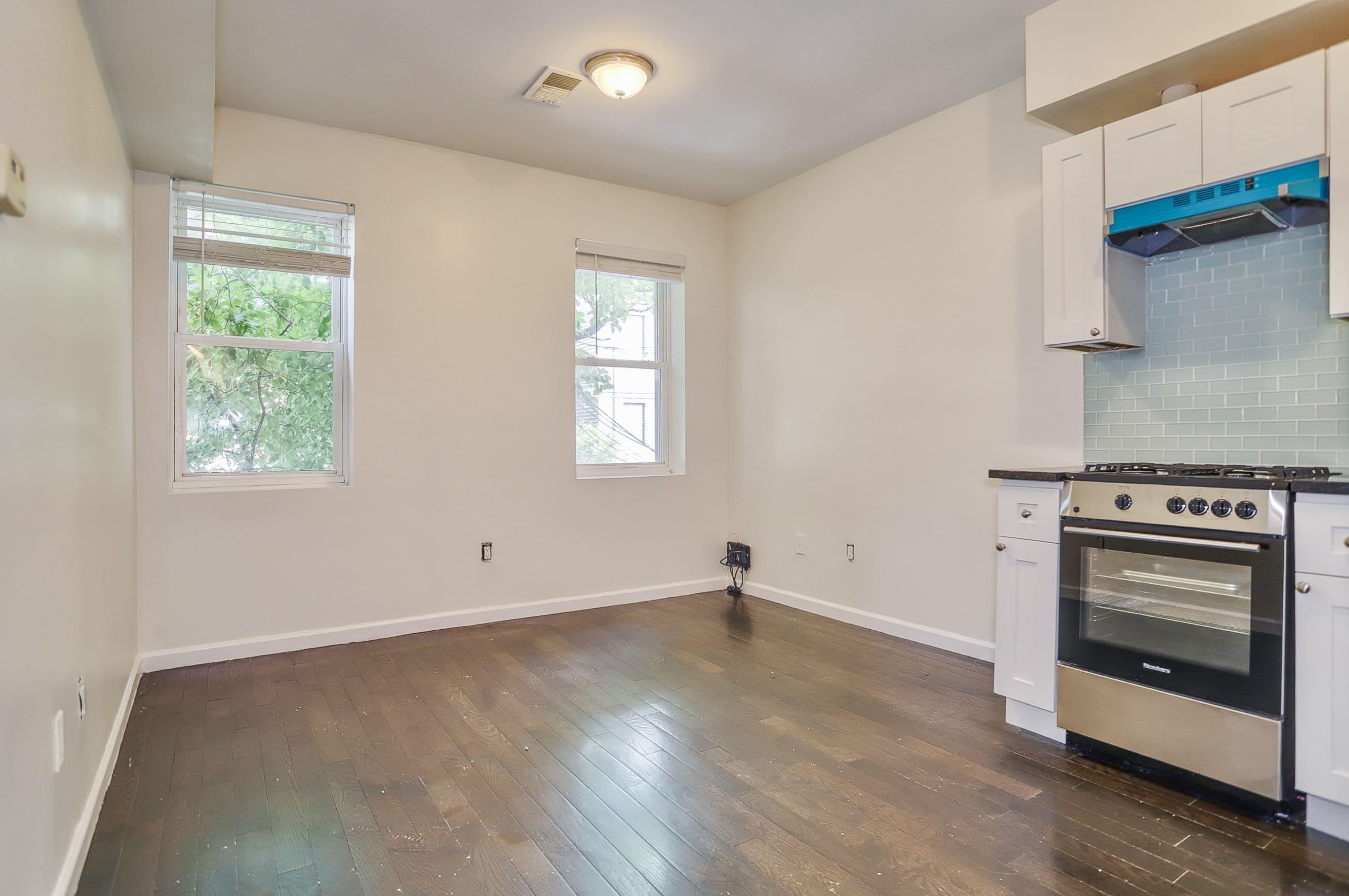 60 WEBSTER AVE Unit: 2