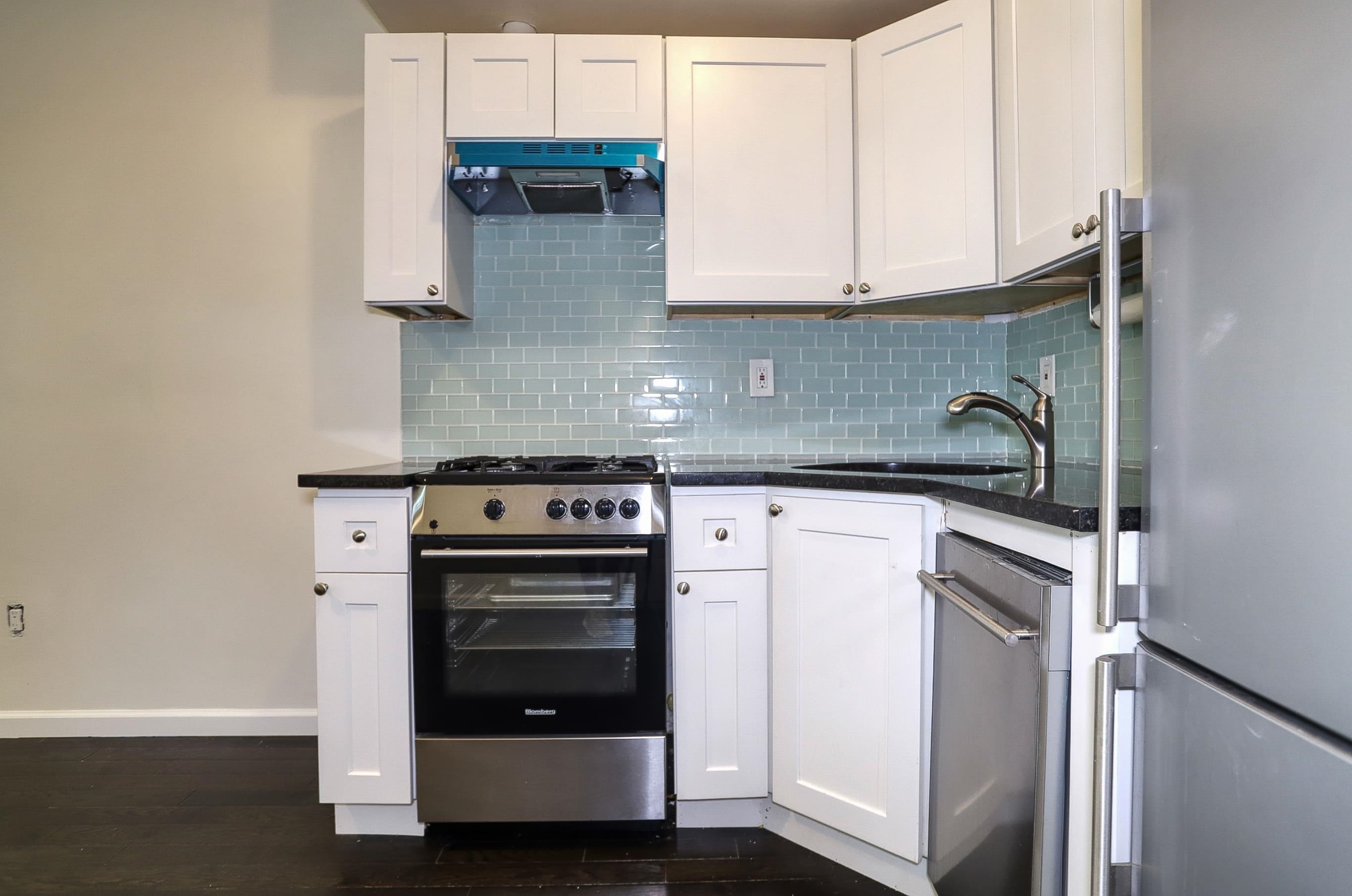 60 WEBSTER AVE Unit: 2