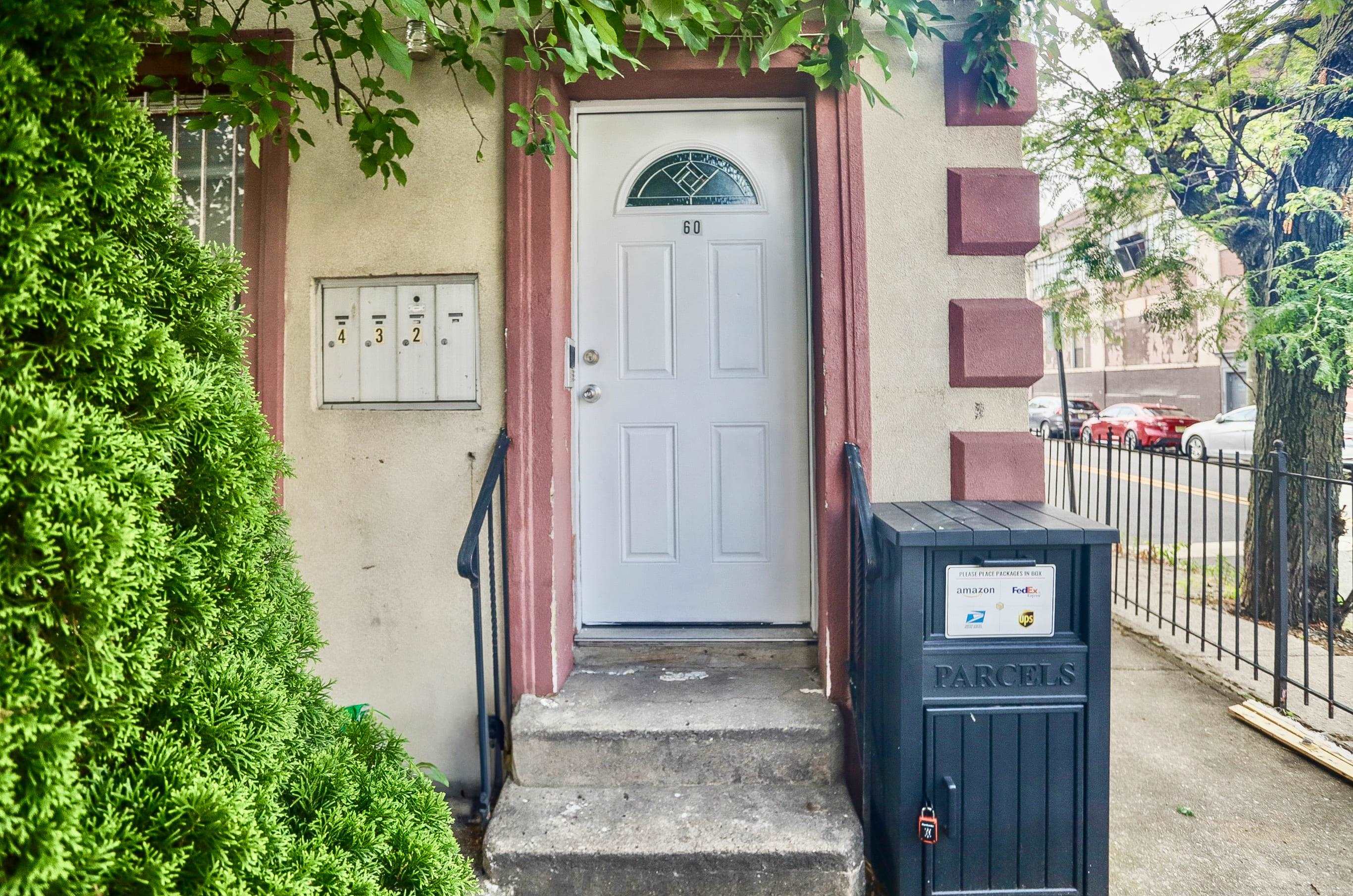 60 WEBSTER AVE Unit: 2