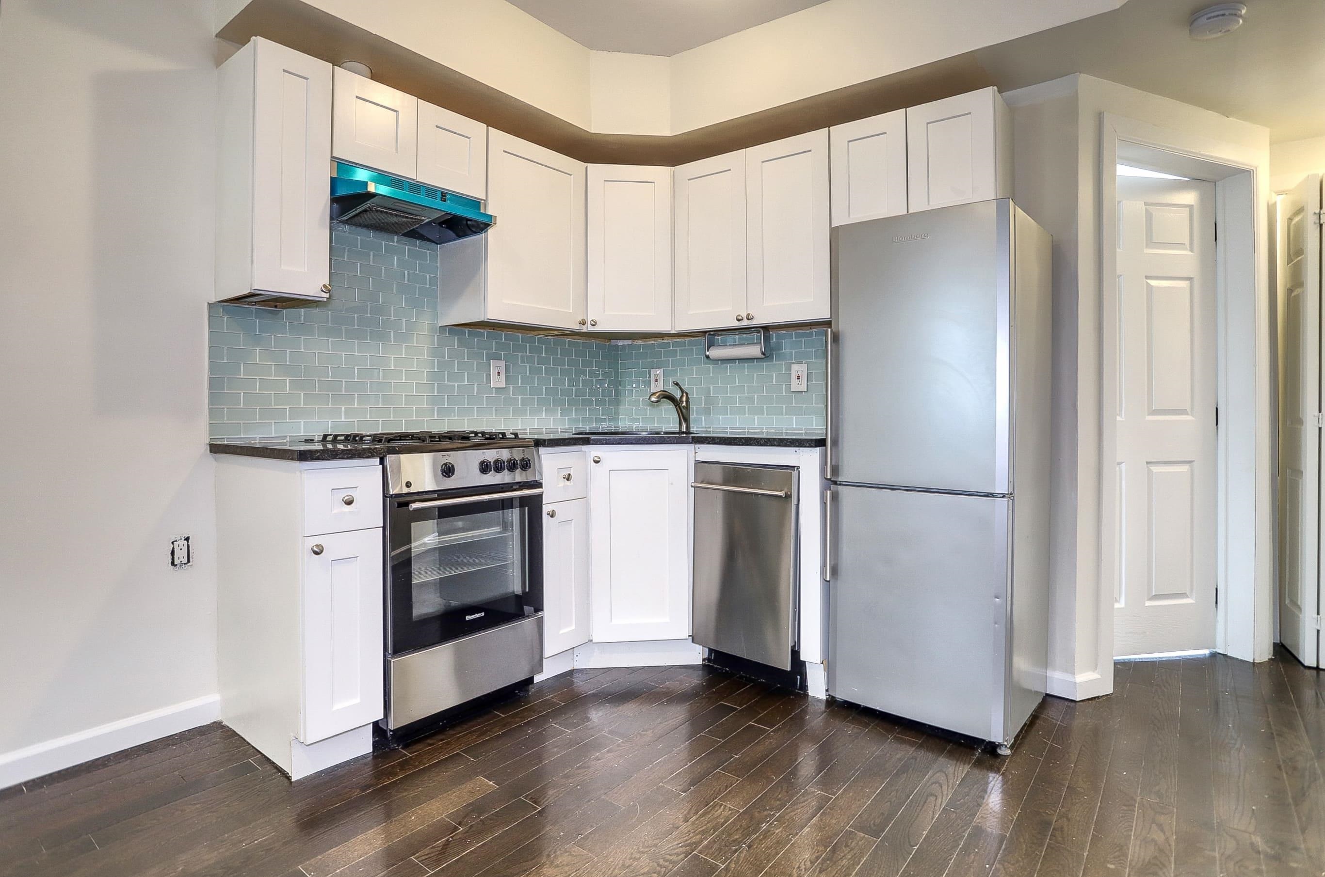 60 WEBSTER AVE Unit: 2