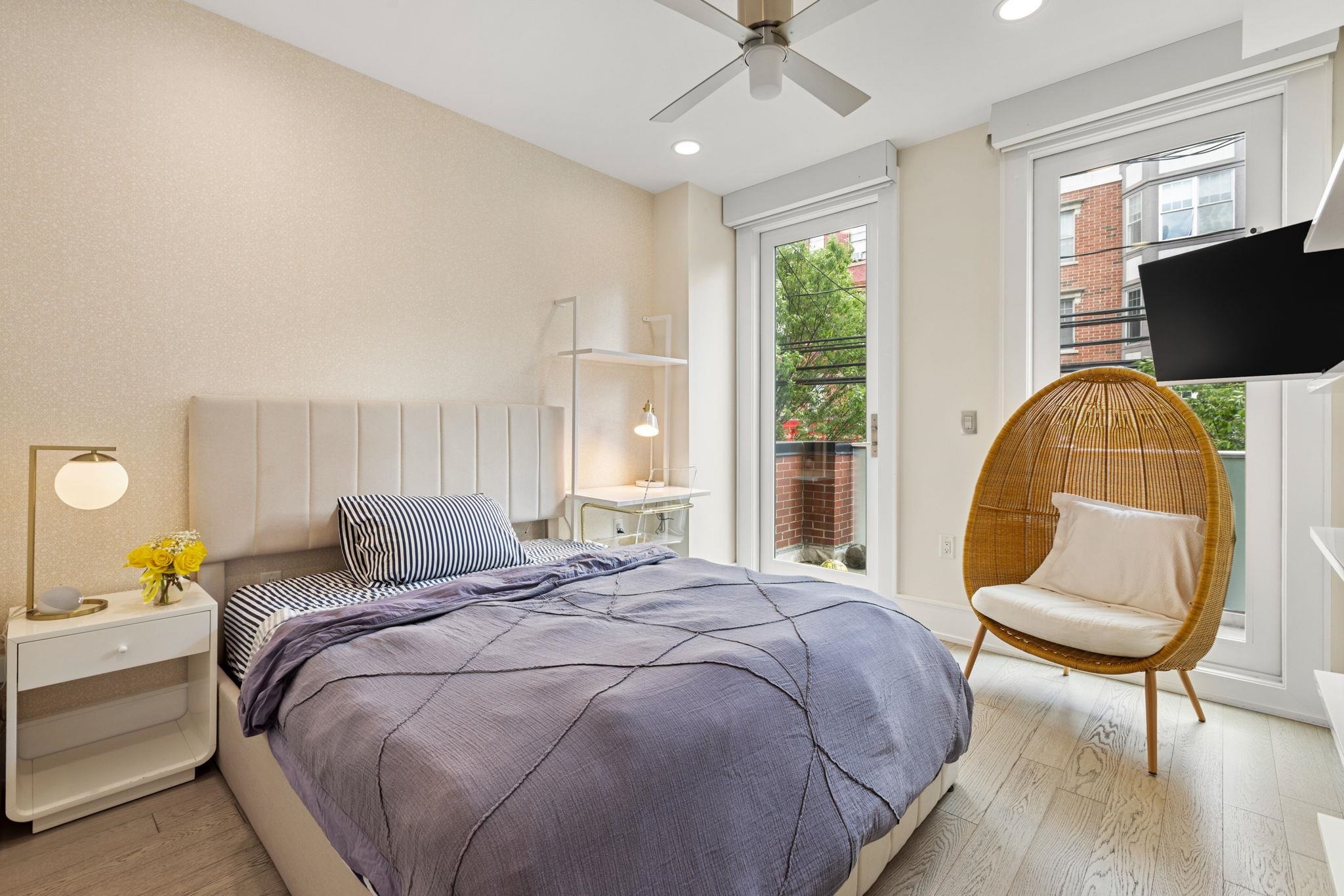 705 CLINTON ST Unit: 1