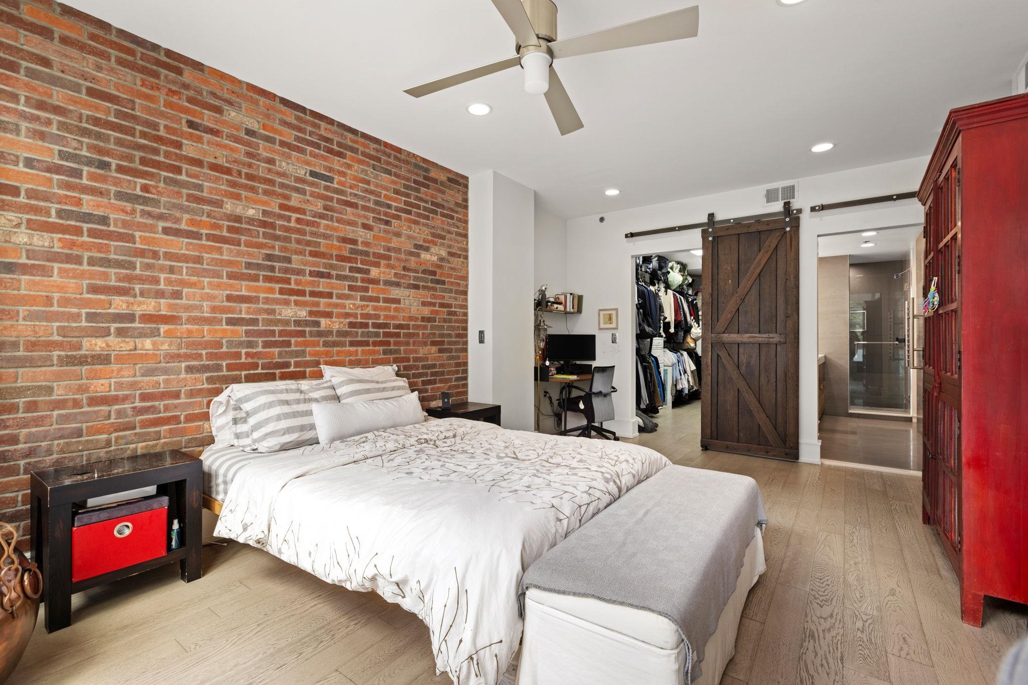 705 CLINTON ST Unit: 1