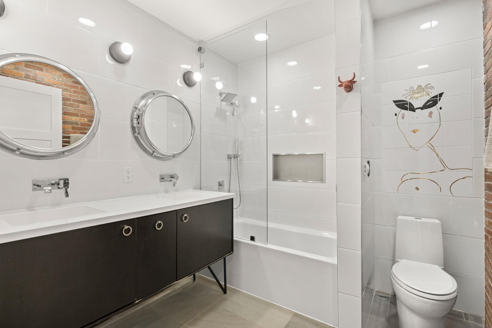 705 CLINTON ST Unit: 1