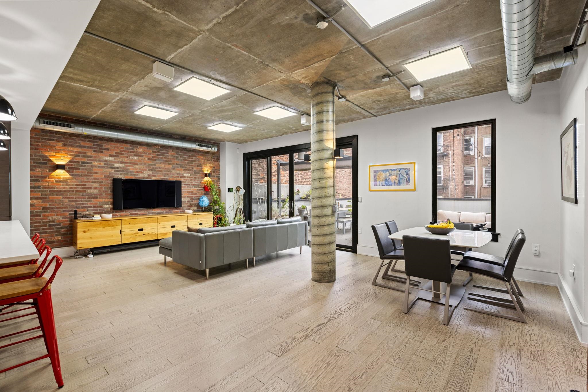 705 CLINTON ST Unit: 1