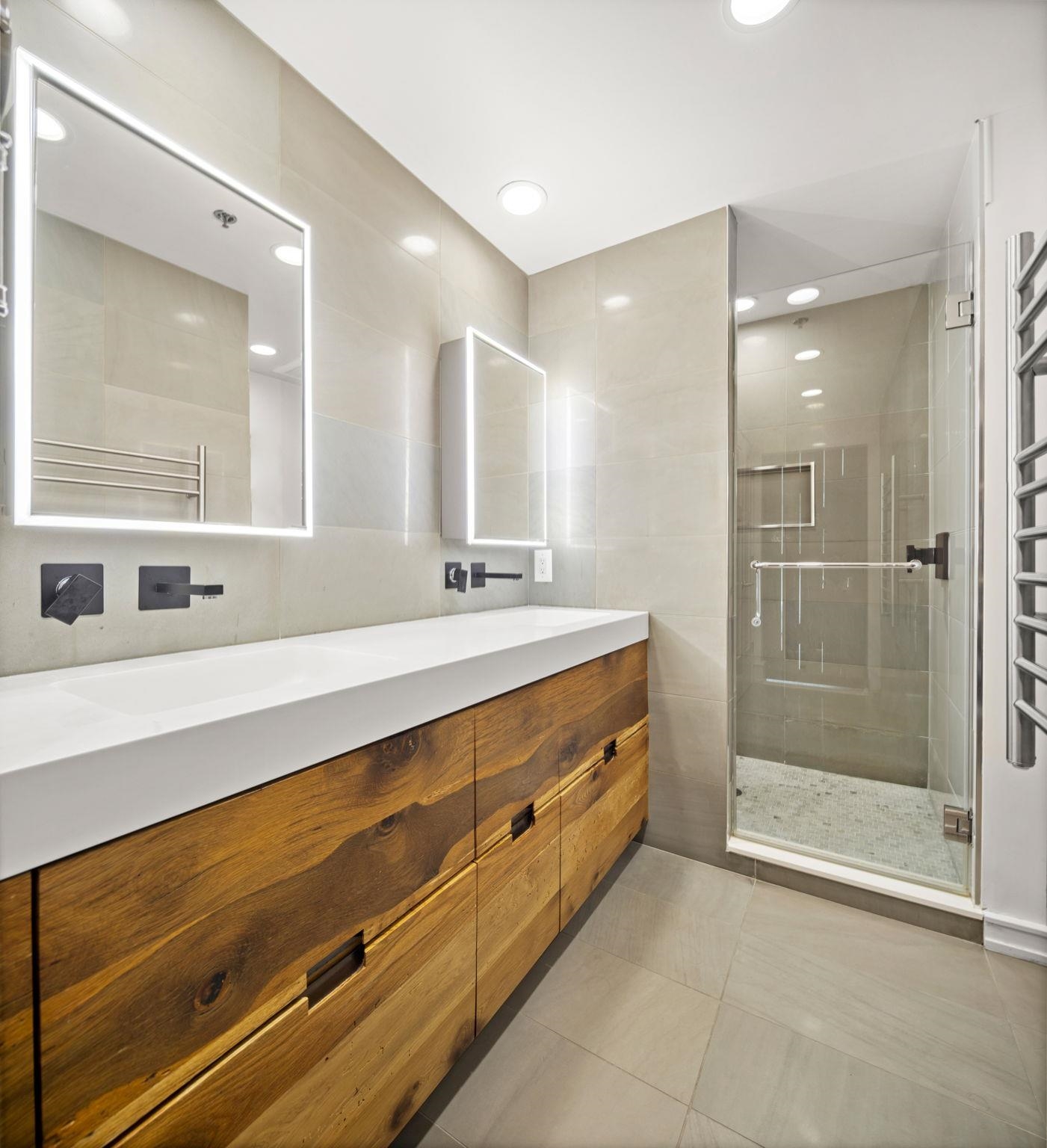 705 CLINTON ST Unit: 1