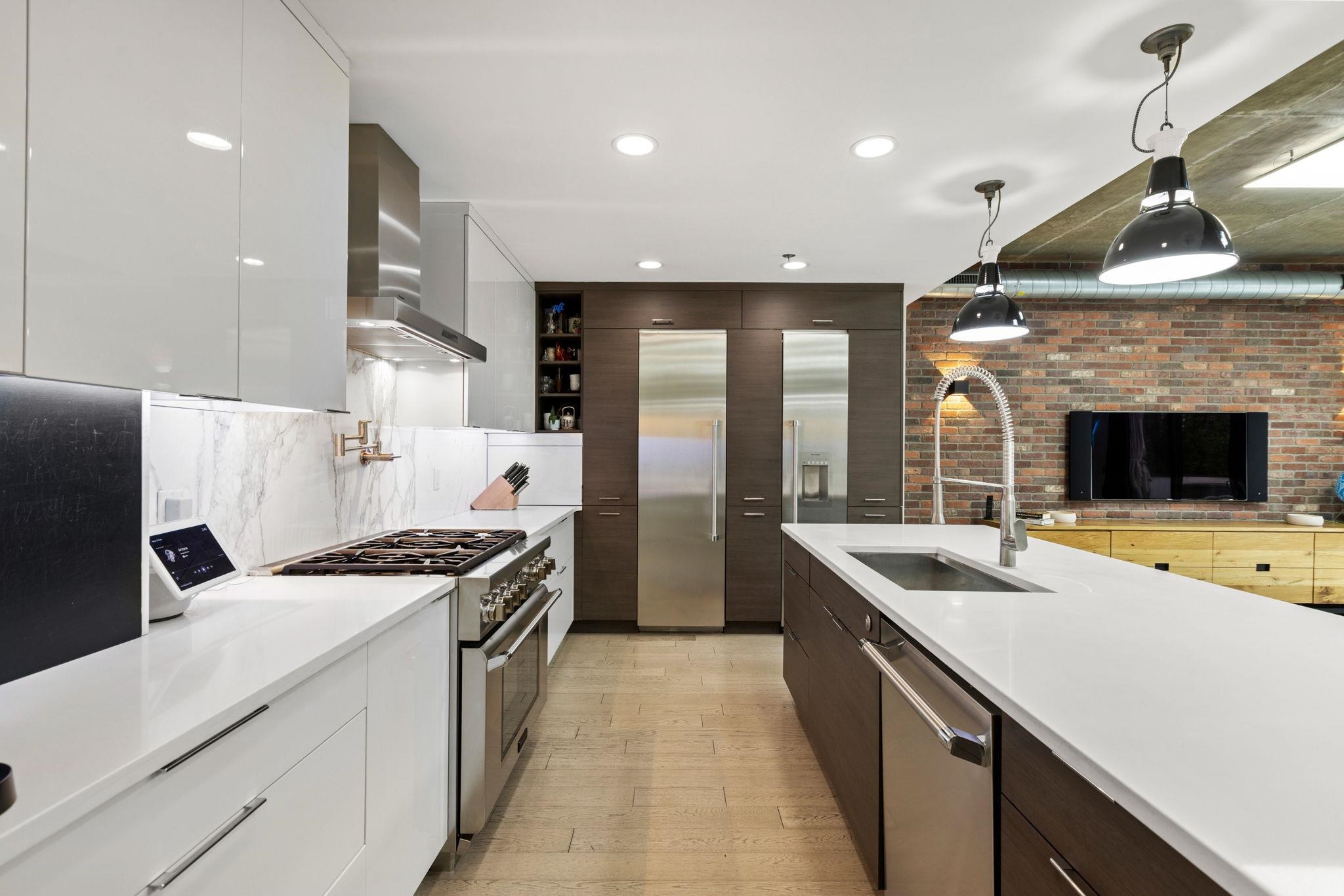 705 CLINTON ST Unit: 1