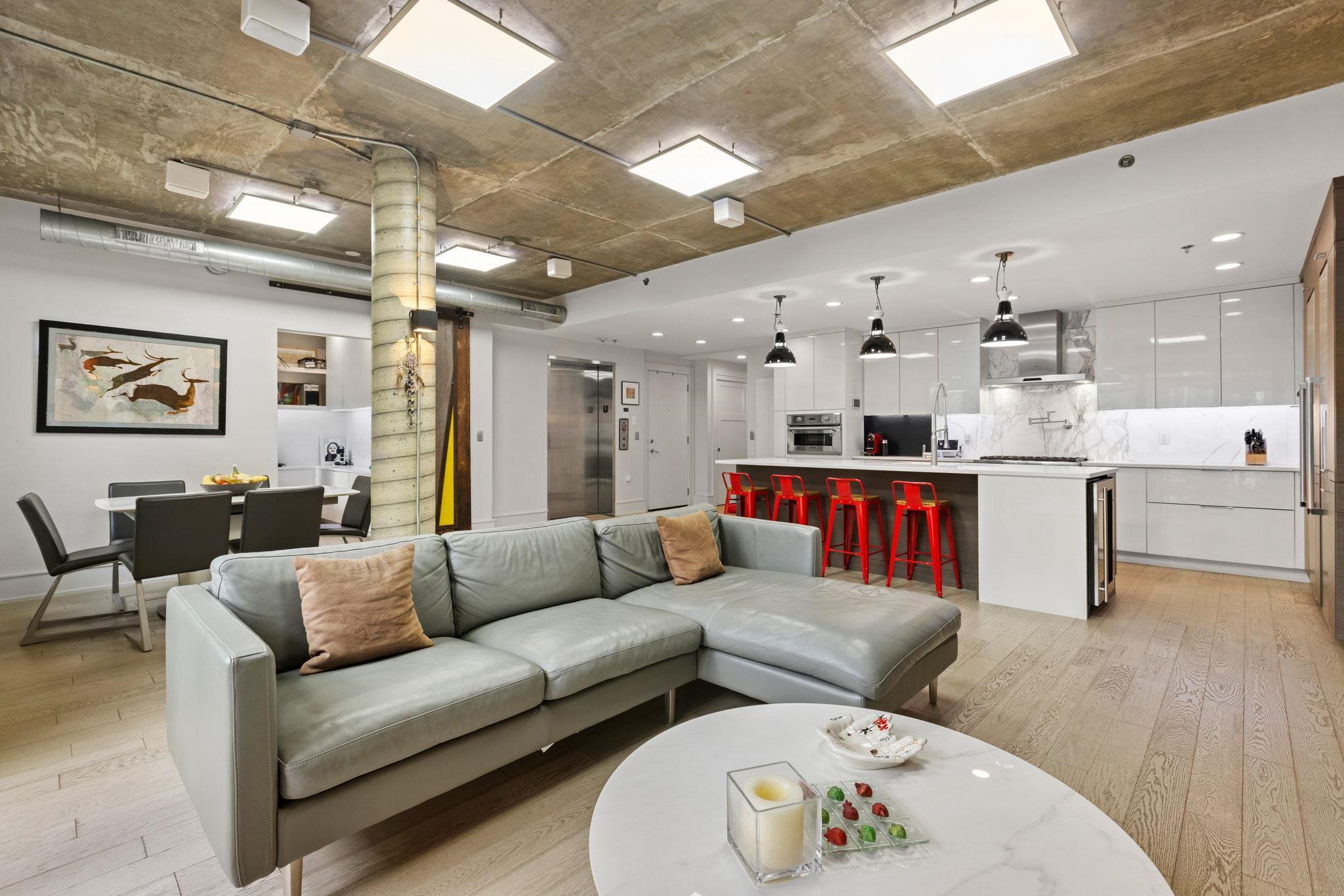 705 CLINTON ST Unit: 1