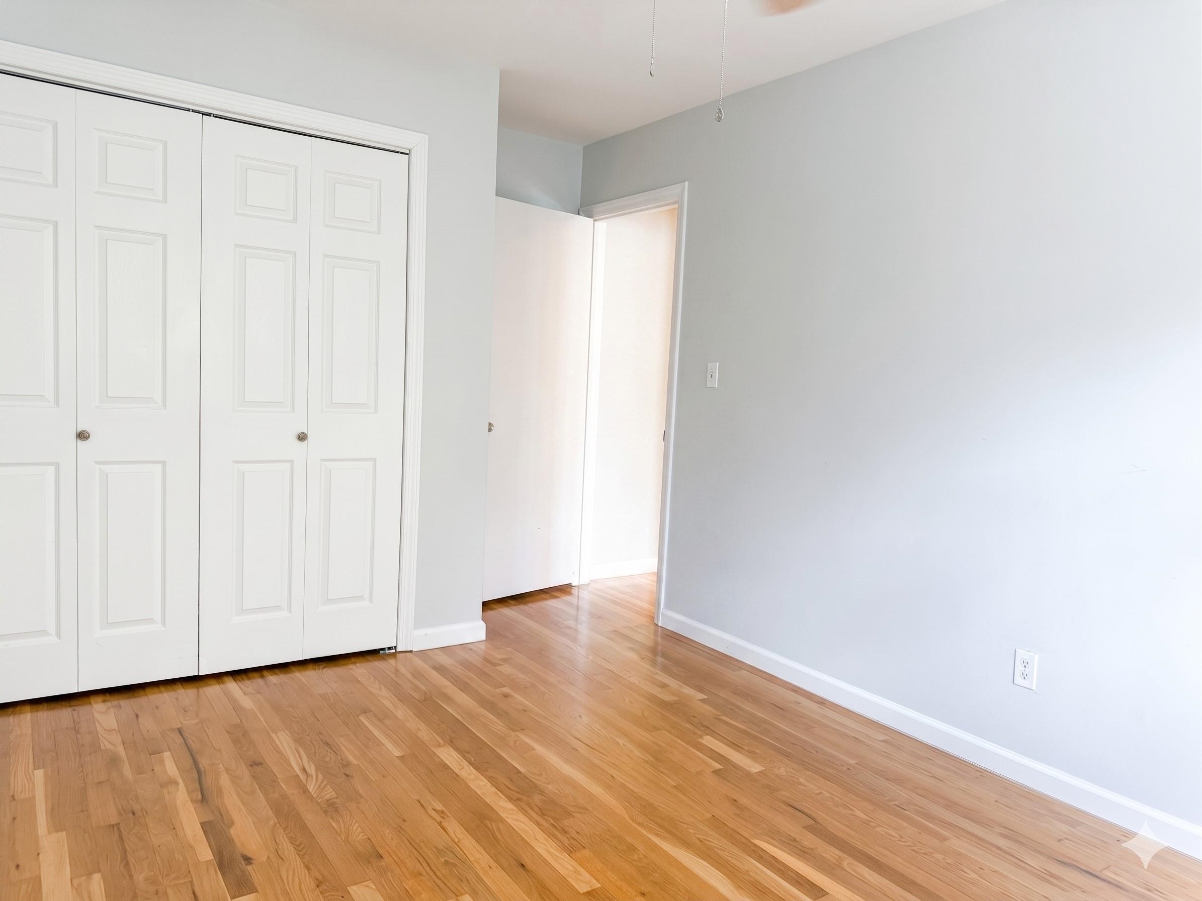 67 ST PAULS AVE Unit: 1