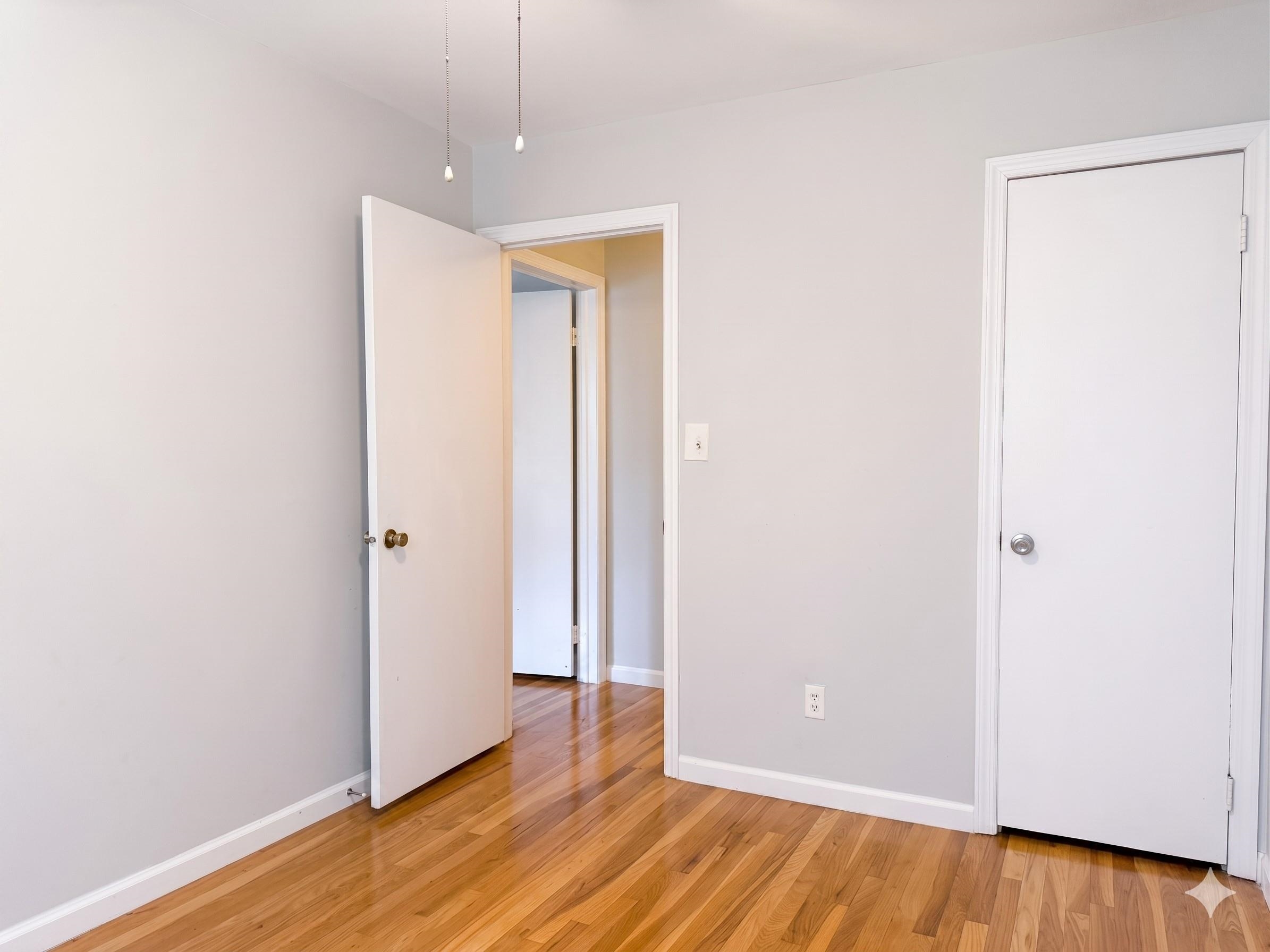 67 ST PAULS AVE Unit: 1