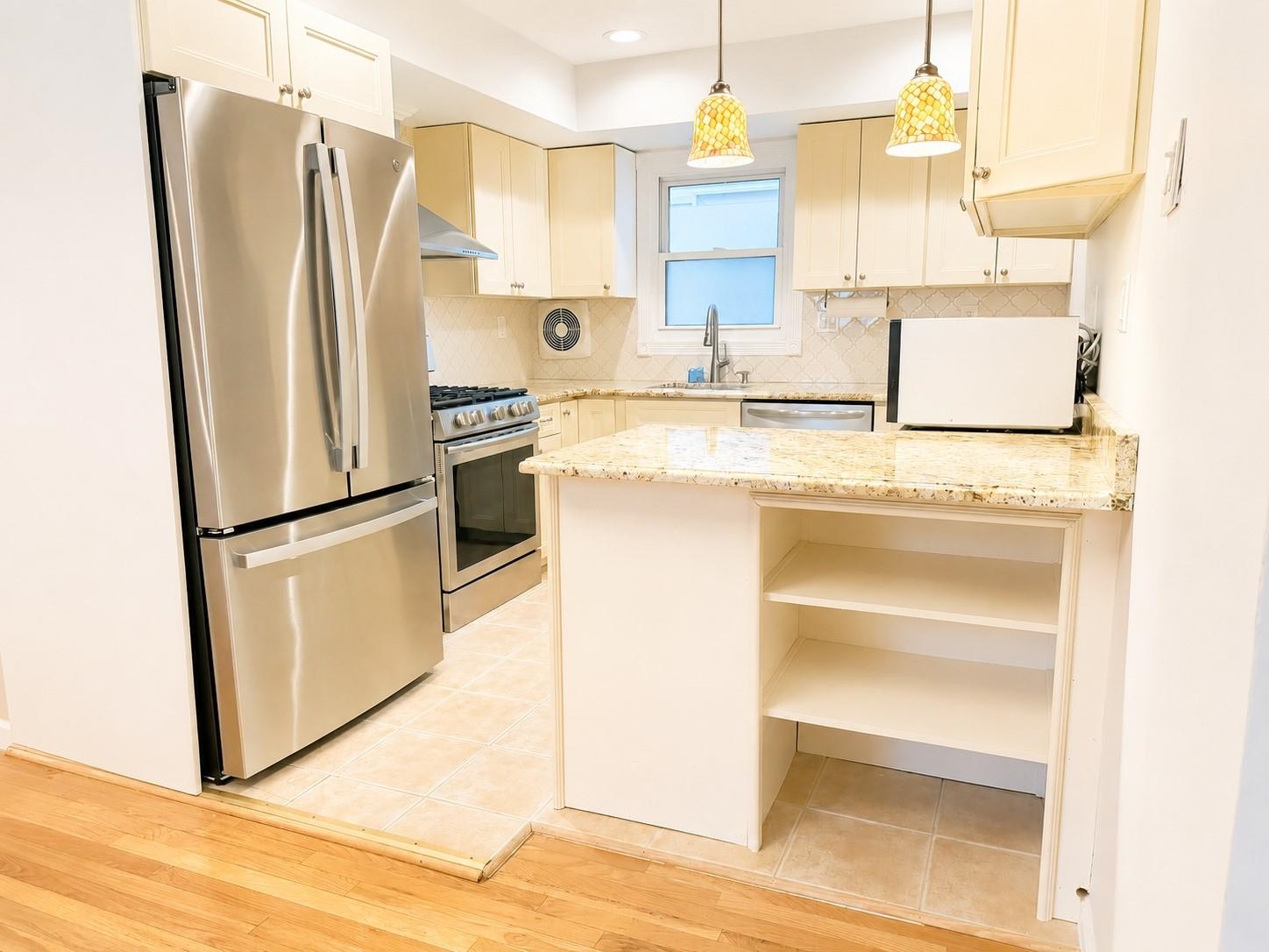 67 ST PAULS AVE Unit: 1