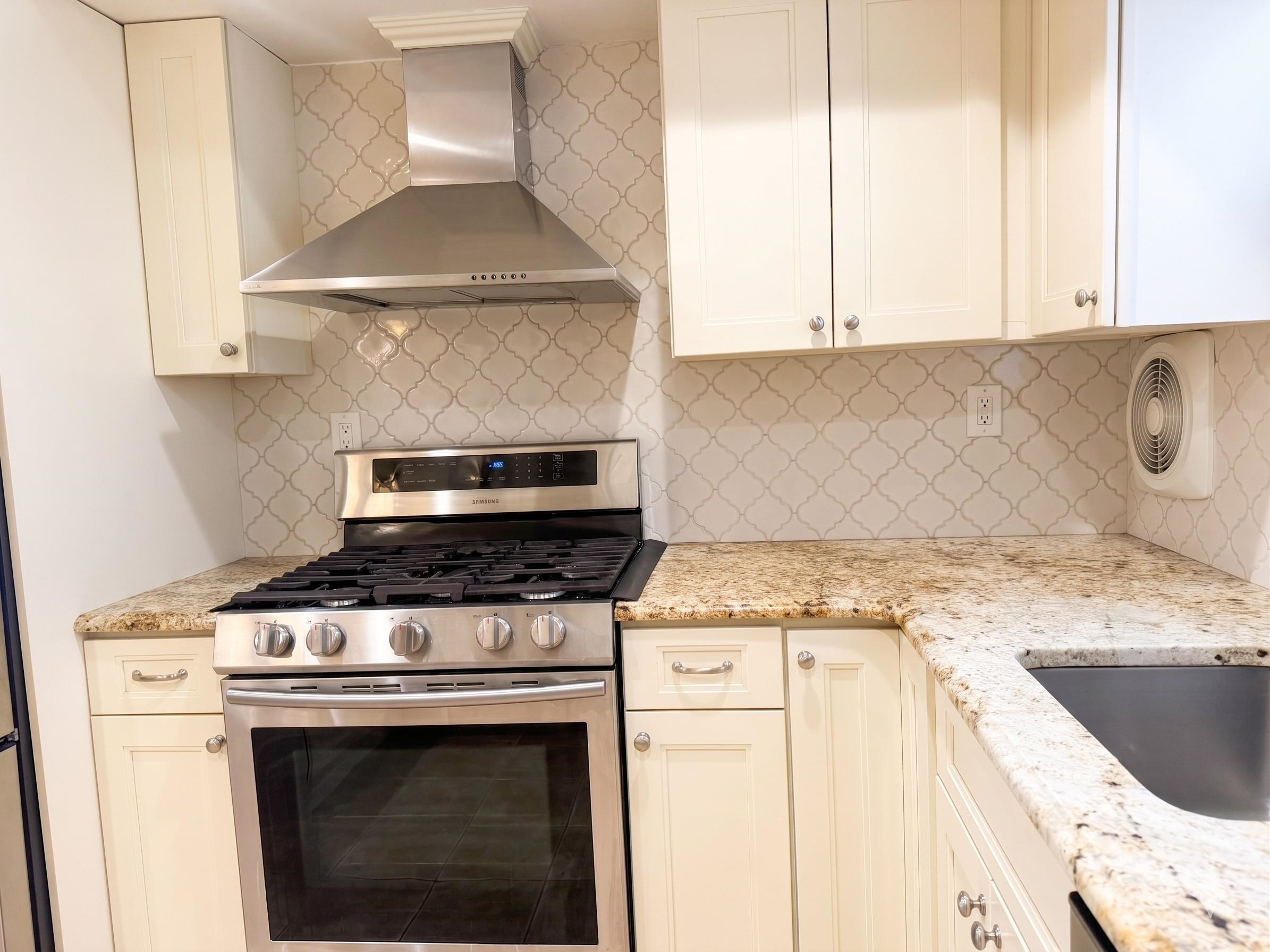 67 ST PAULS AVE Unit: 1