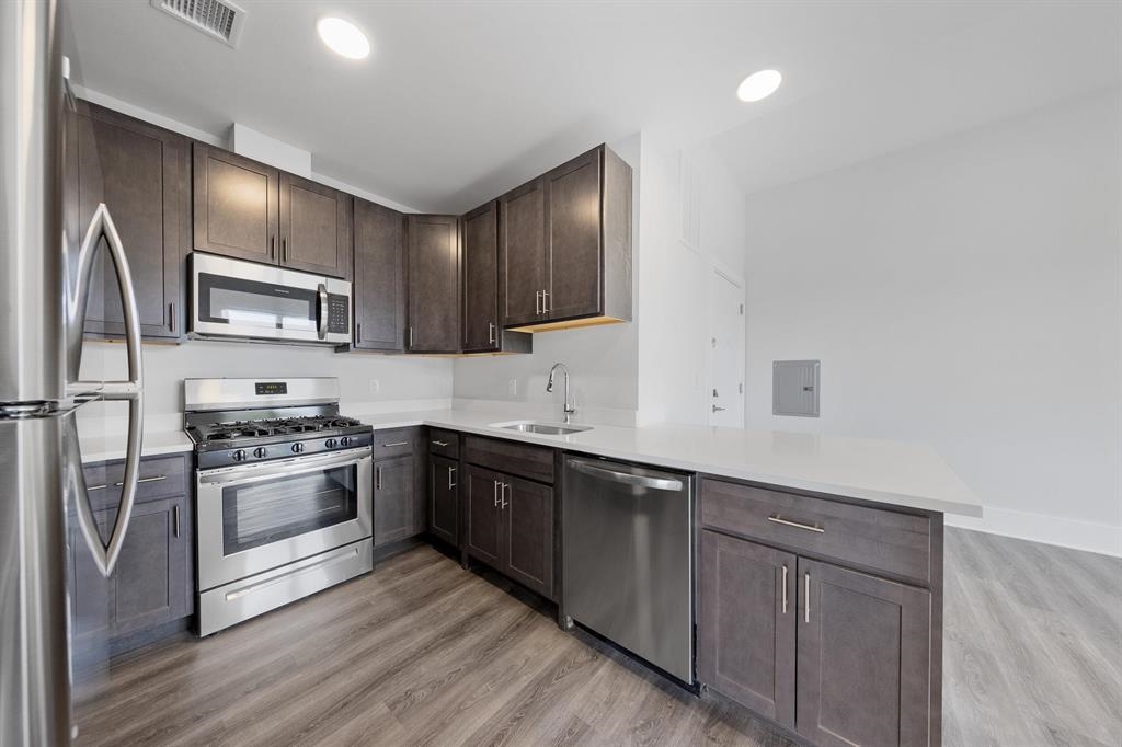 660 GRAND ST Unit: 403