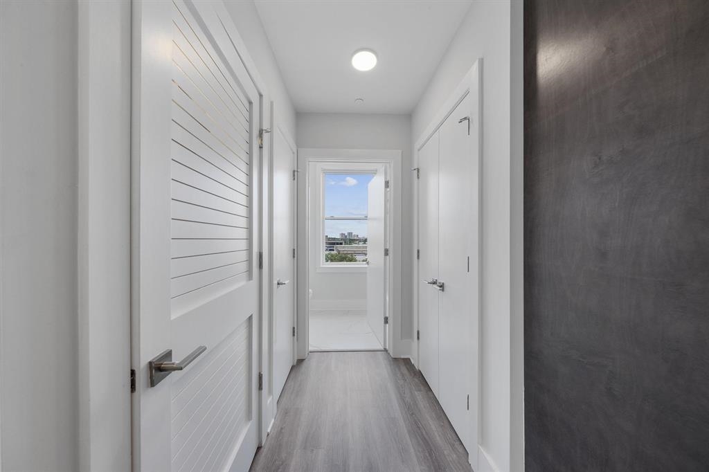 660 GRAND ST Unit: 403