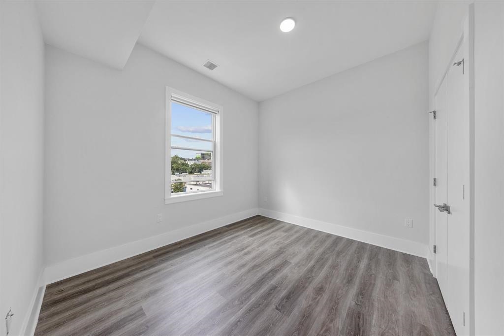 660 GRAND ST Unit: 403
