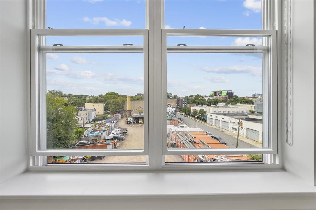 660 GRAND ST Unit: 403
