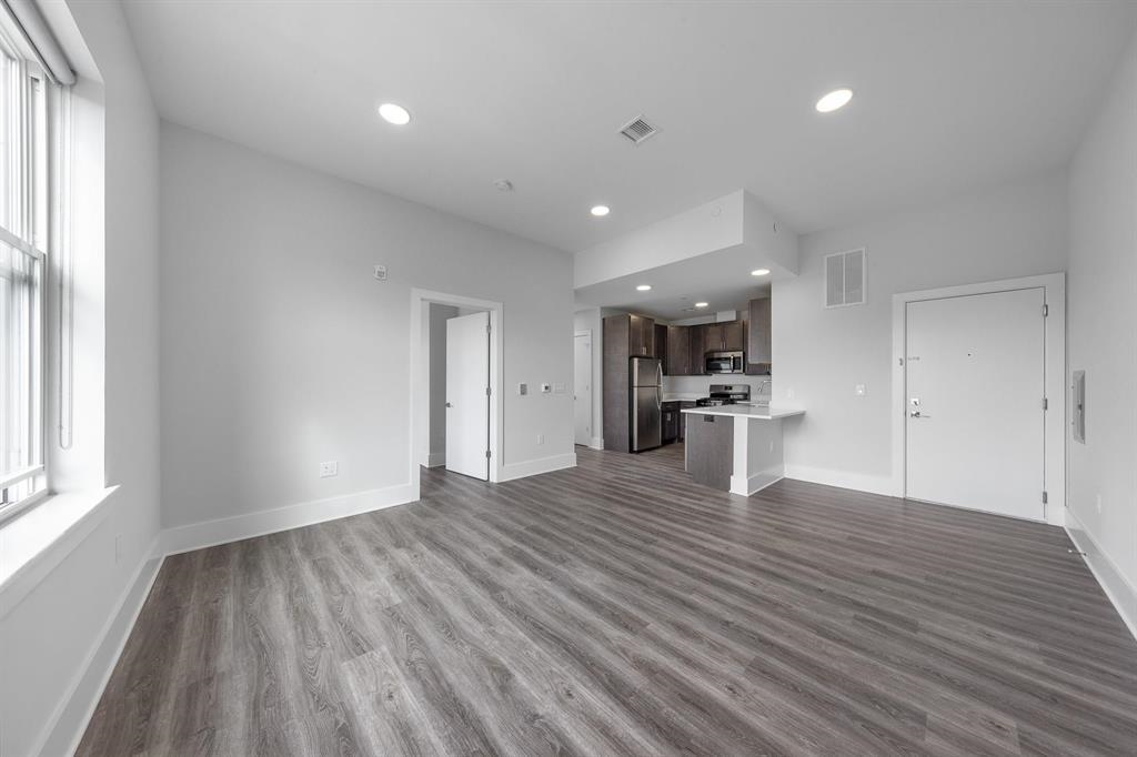 660 GRAND ST Unit: 403