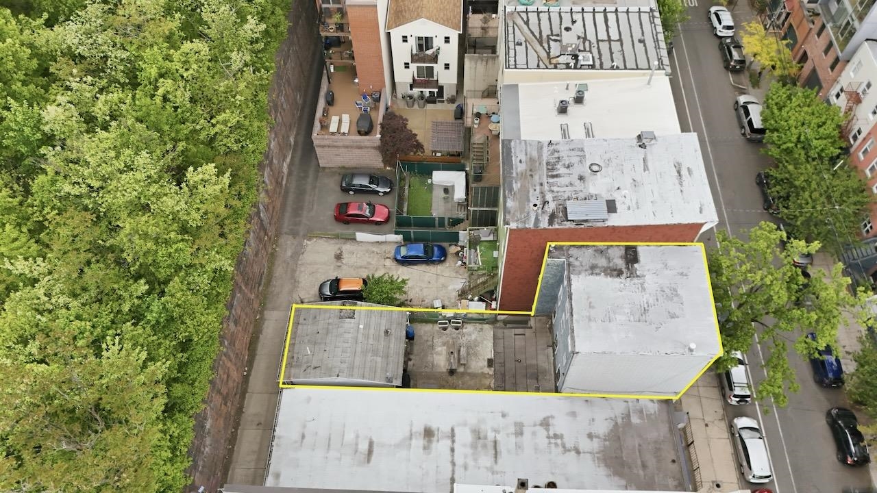 318 5TH ST