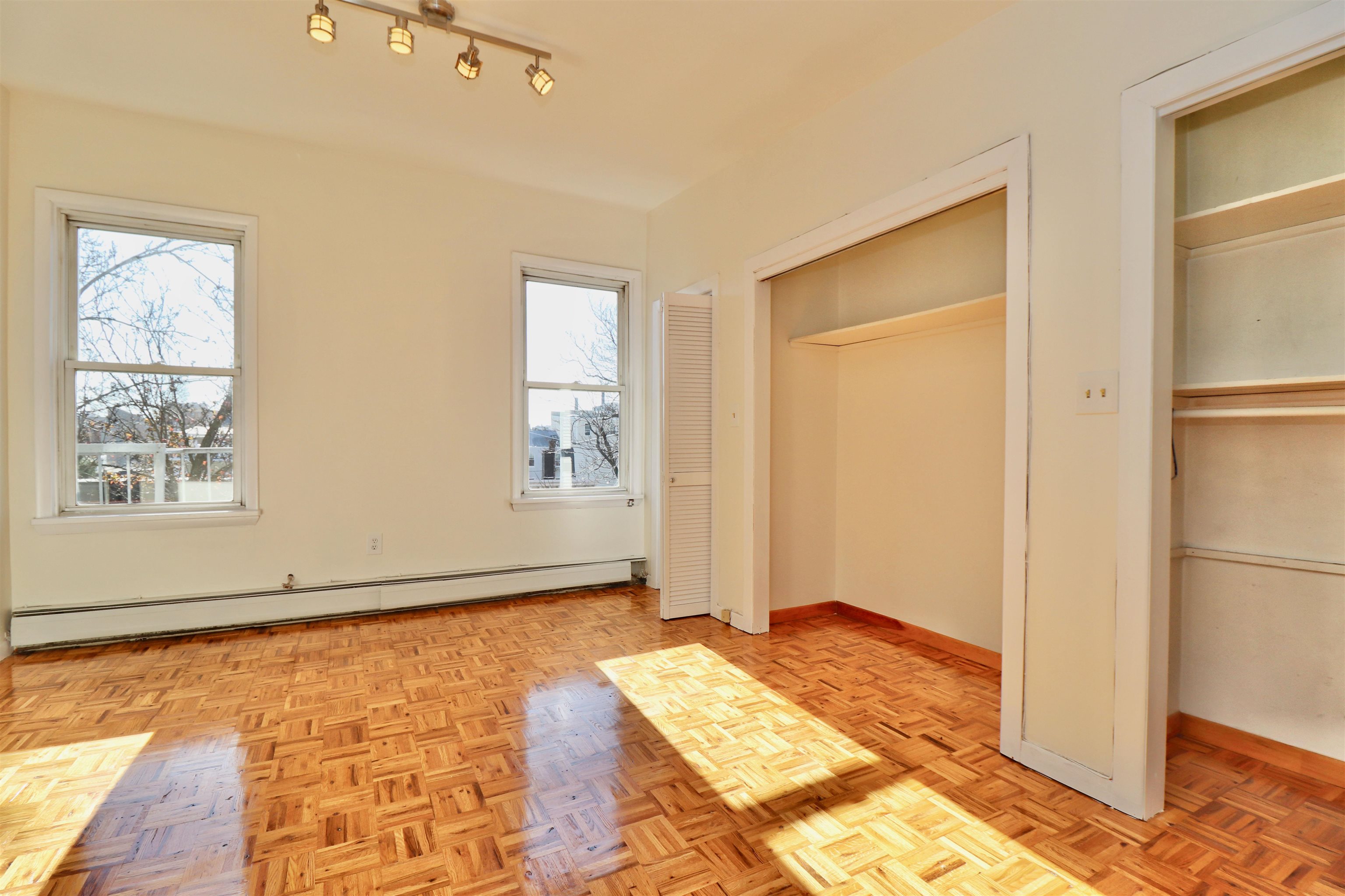 318 5TH ST