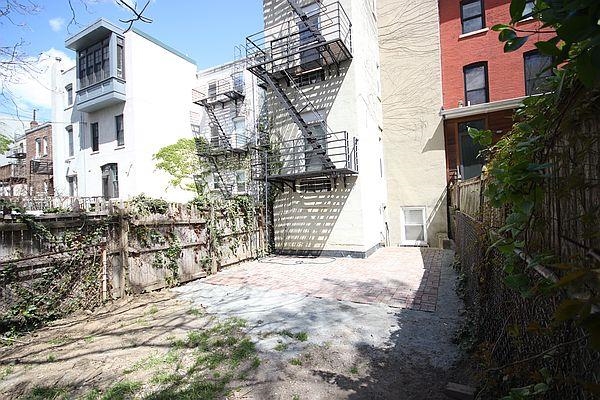 124 GARDEN ST Unit: Garden Apt