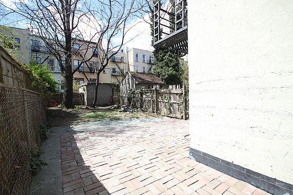 124 GARDEN ST Unit: Garden Apt