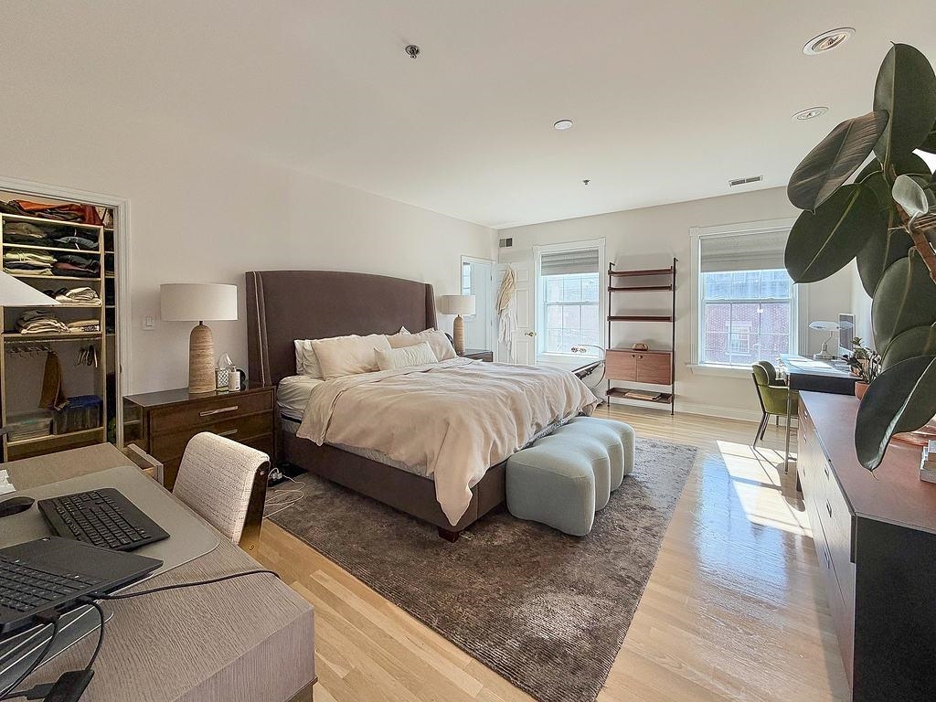 99 PARK AVE Unit: 4B