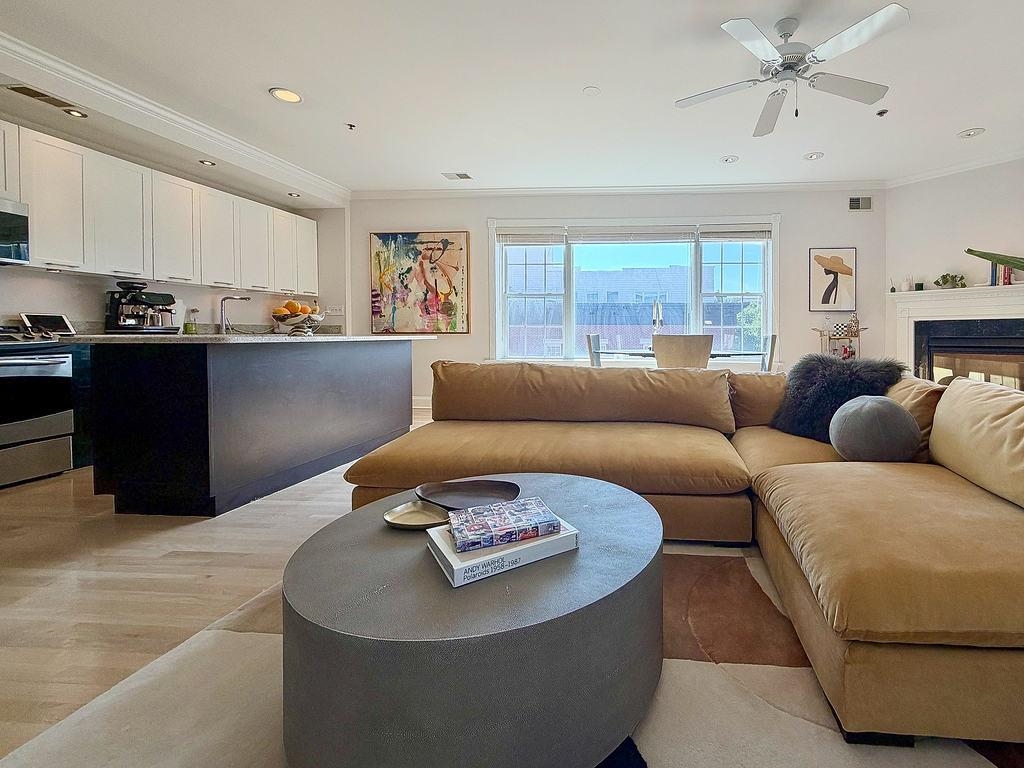 99 PARK AVE Unit: 4B