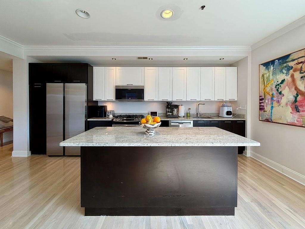 99 PARK AVE Unit: 4B