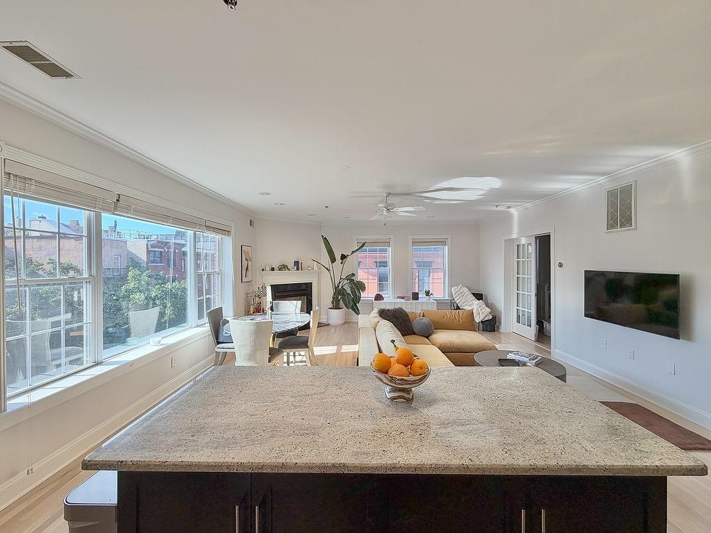 99 PARK AVE Unit: 4B