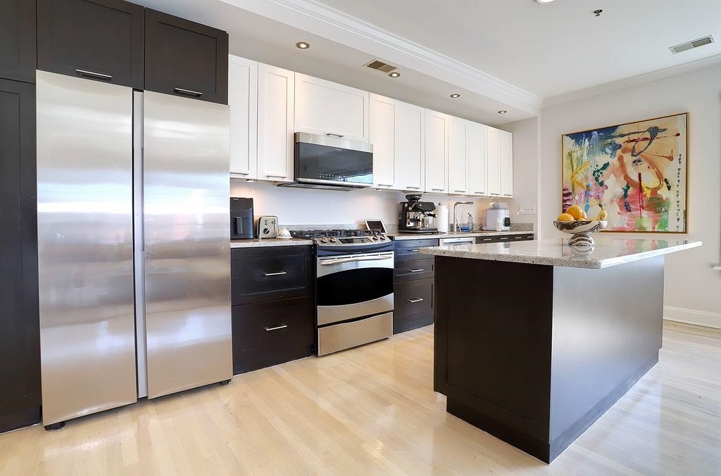 99 PARK AVE Unit: 4B