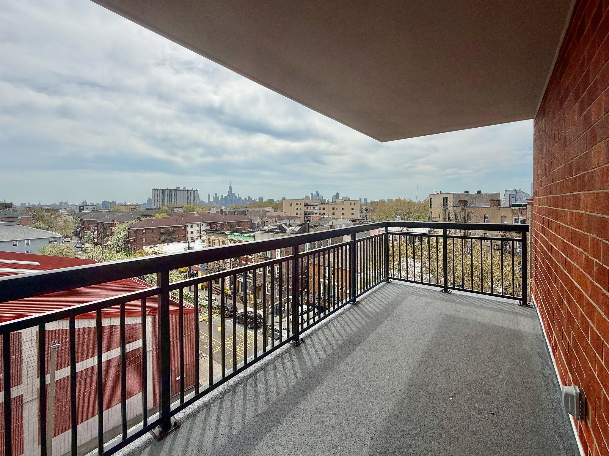 500 CENTRAL AVE Unit: 610