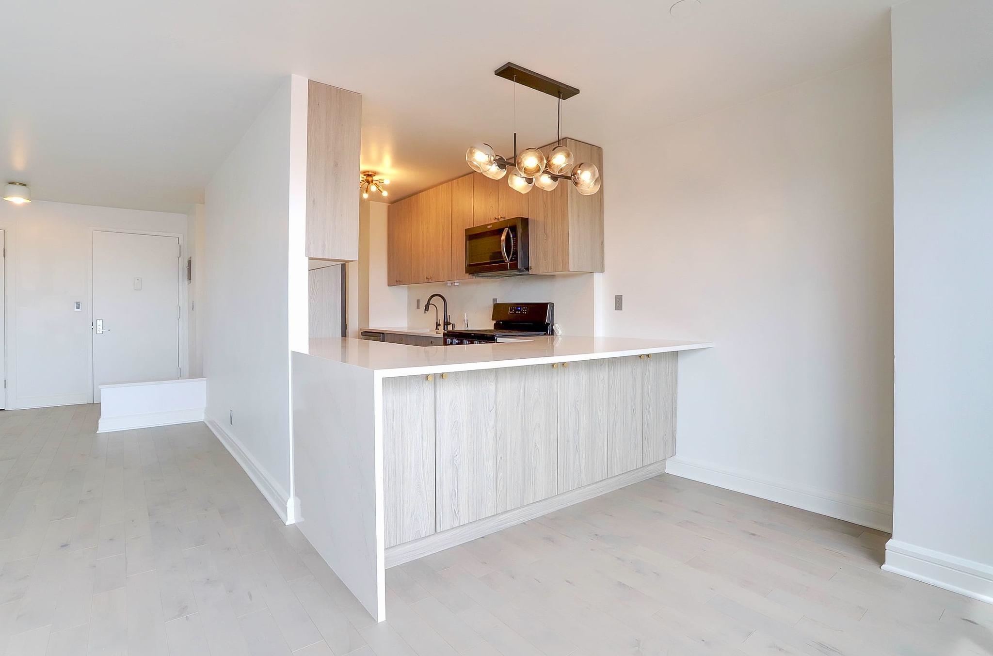 500 CENTRAL AVE Unit: 610