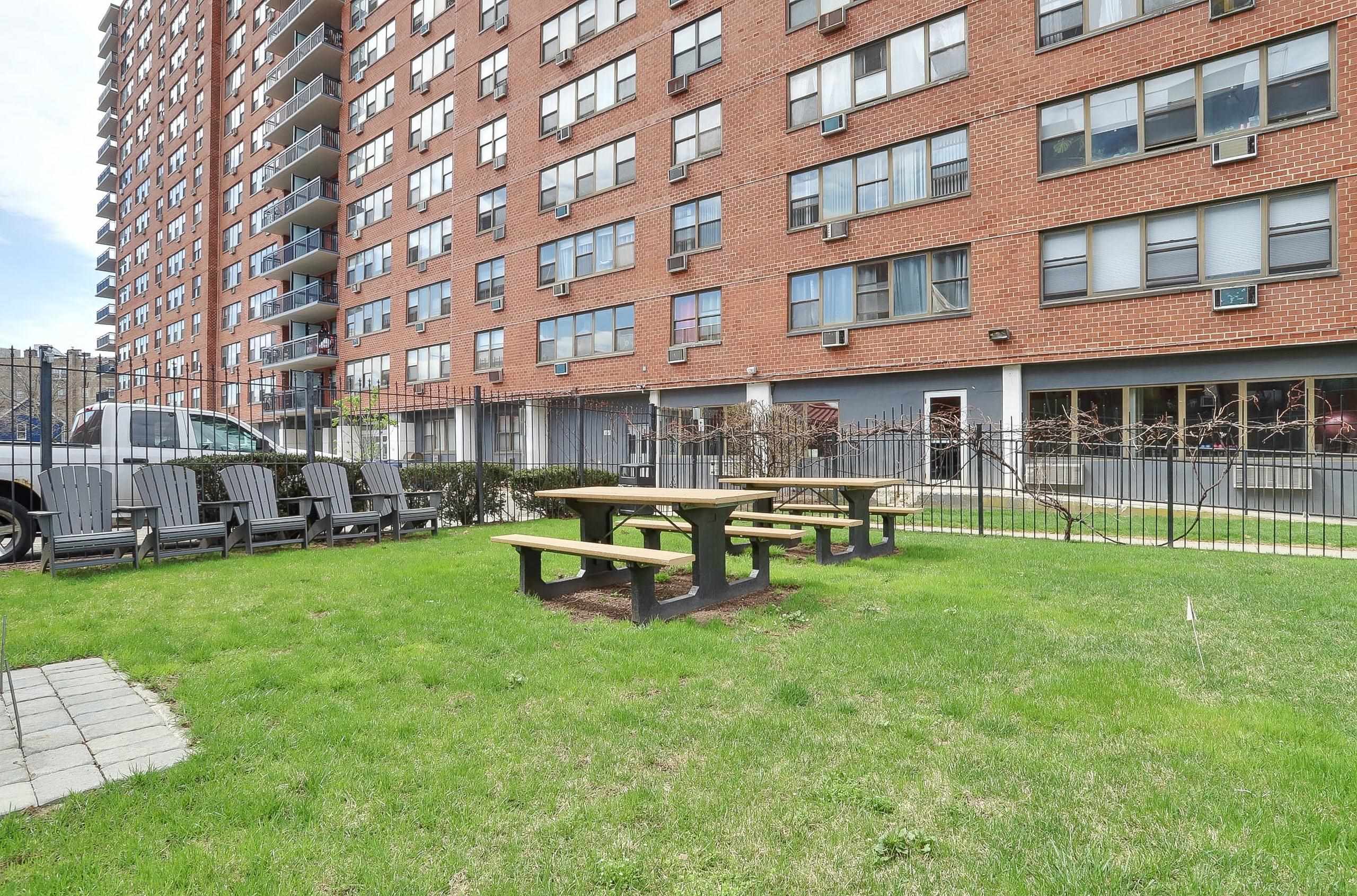 500 CENTRAL AVE Unit: 610