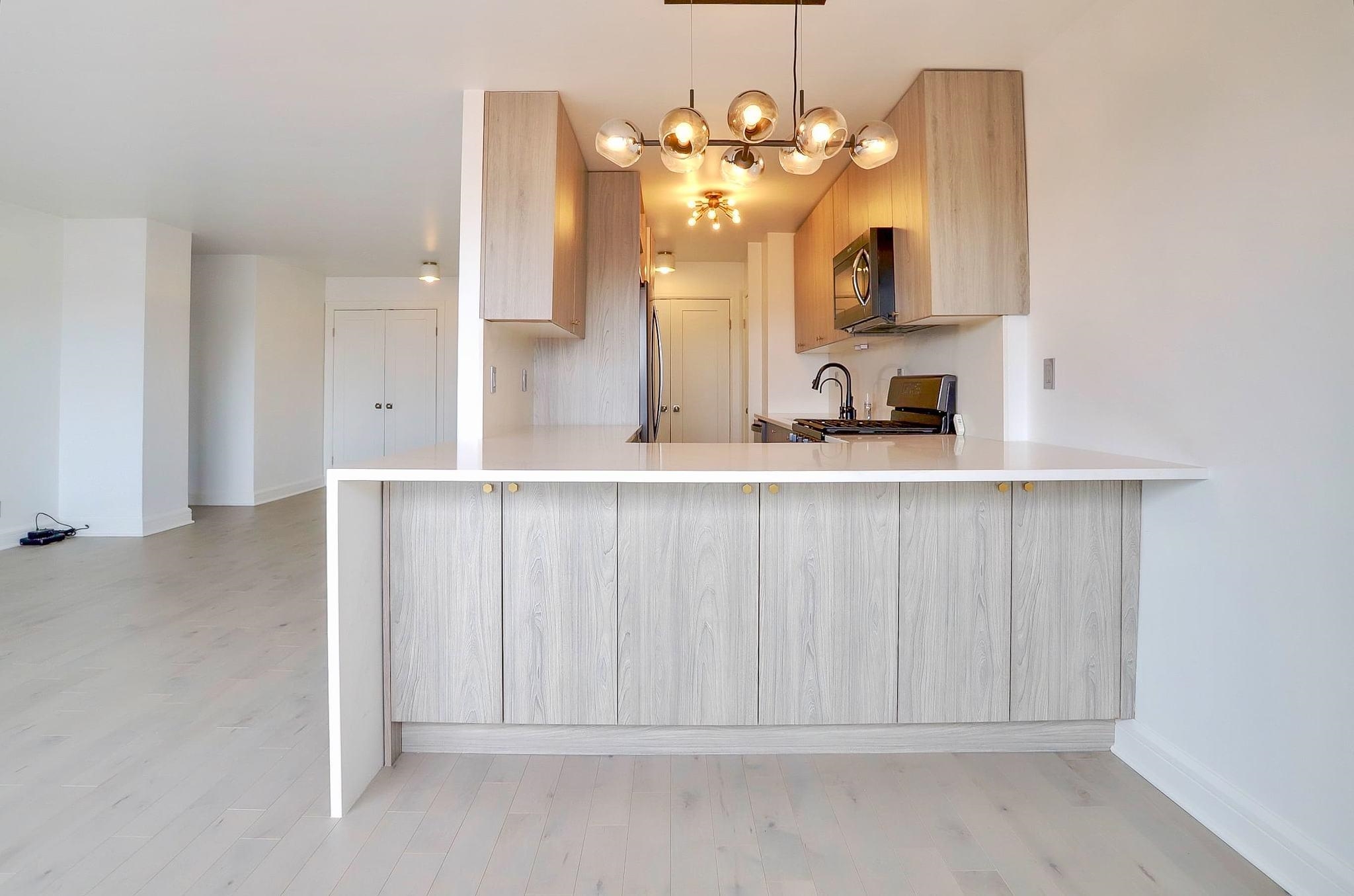 500 CENTRAL AVE Unit: 610