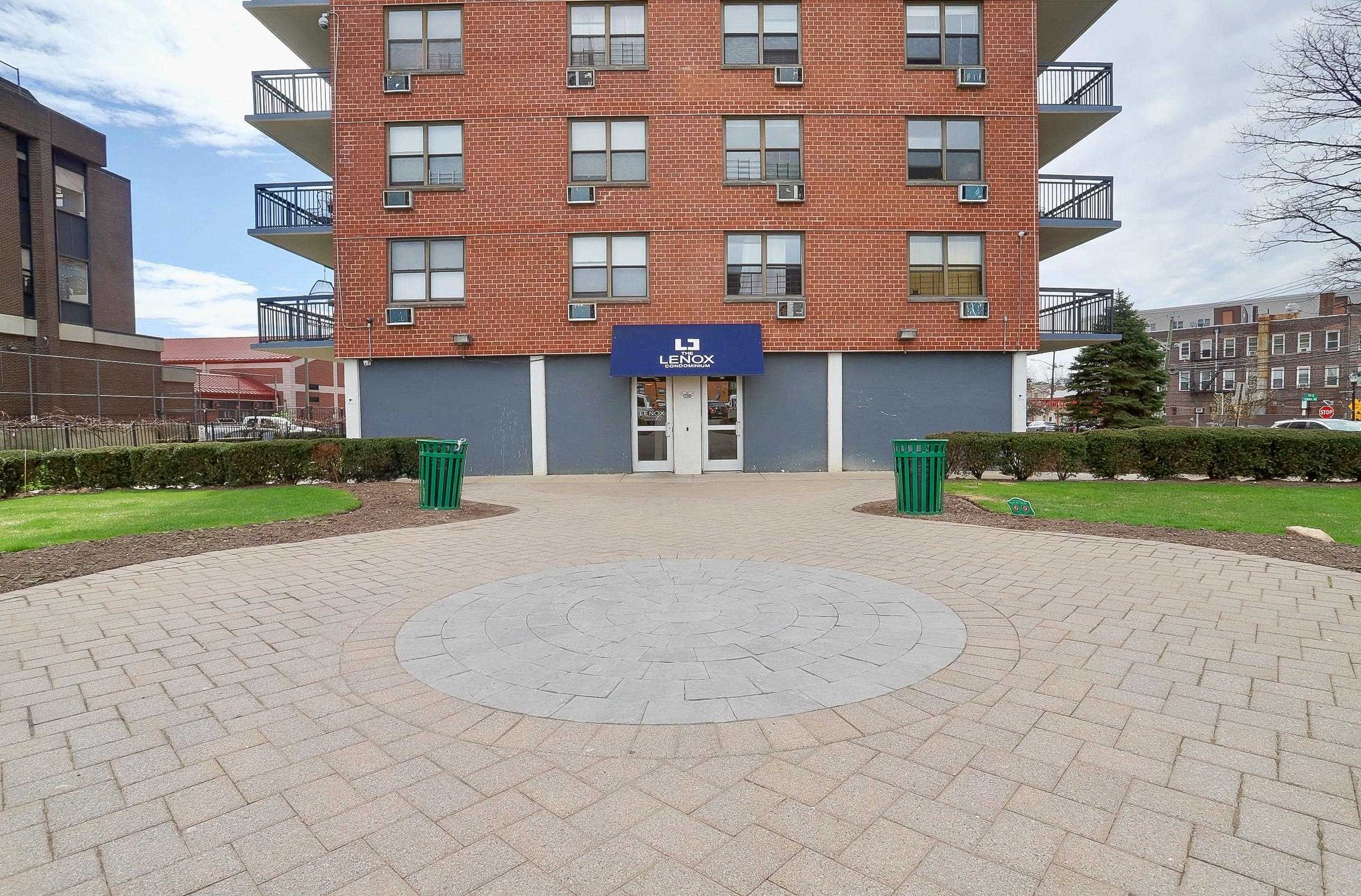 500 CENTRAL AVE Unit: 610