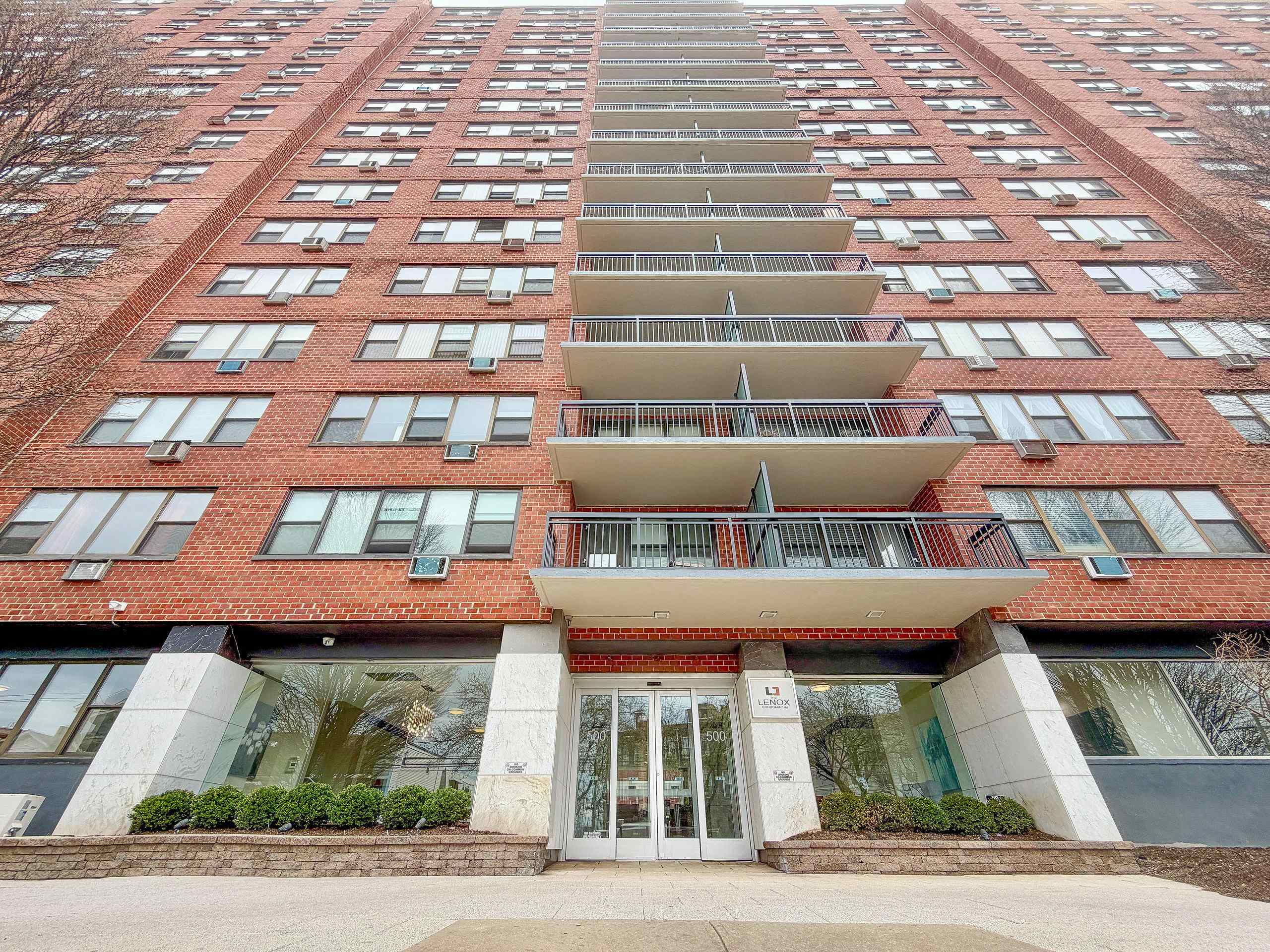 500 CENTRAL AVE Unit: 610