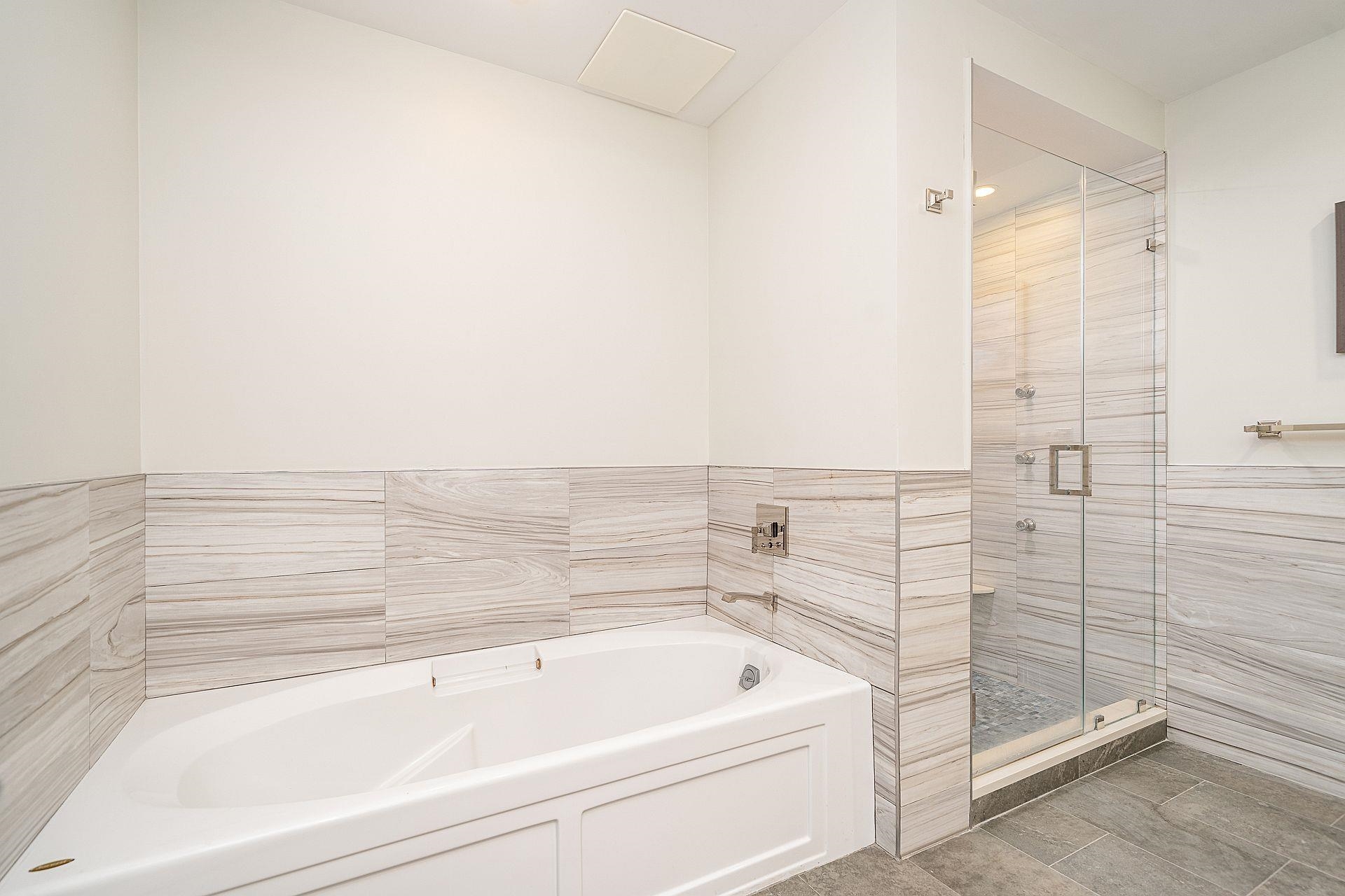 1025 MAXWELL LANE Unit: 304