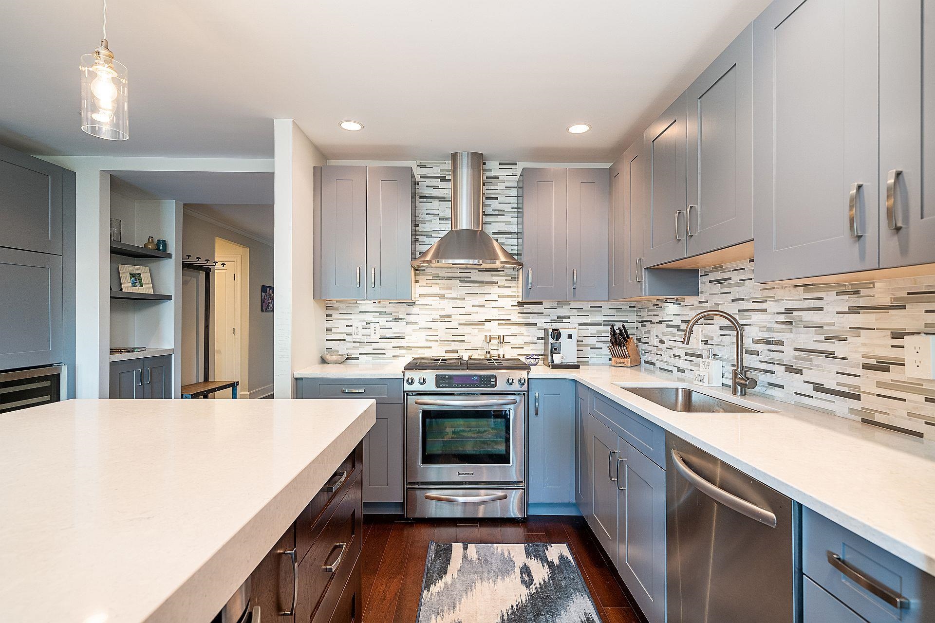 1025 MAXWELL LANE Unit: 304
