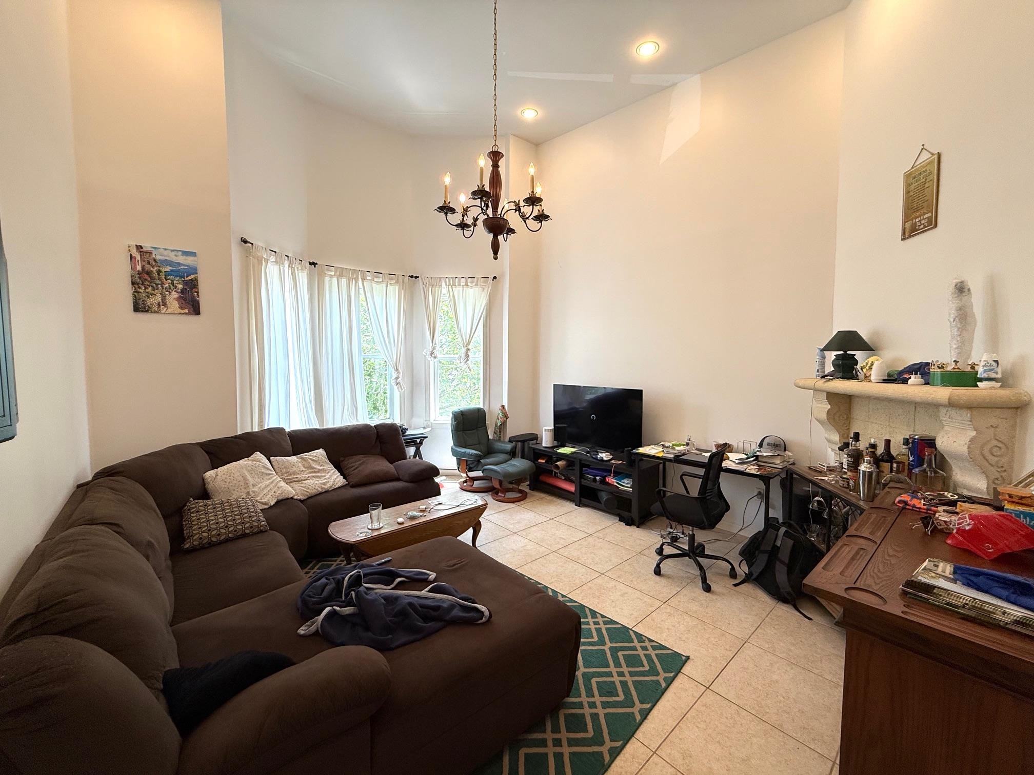 169 OGDEN AVE Unit: 3