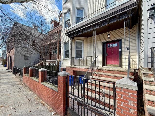 169 OGDEN AVE Unit: 3