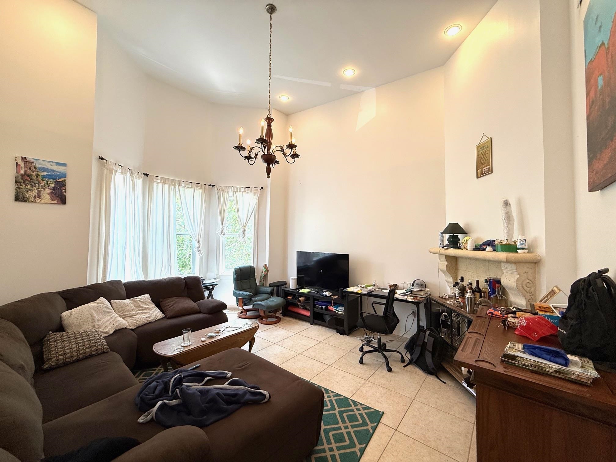 169 OGDEN AVE Unit: 3