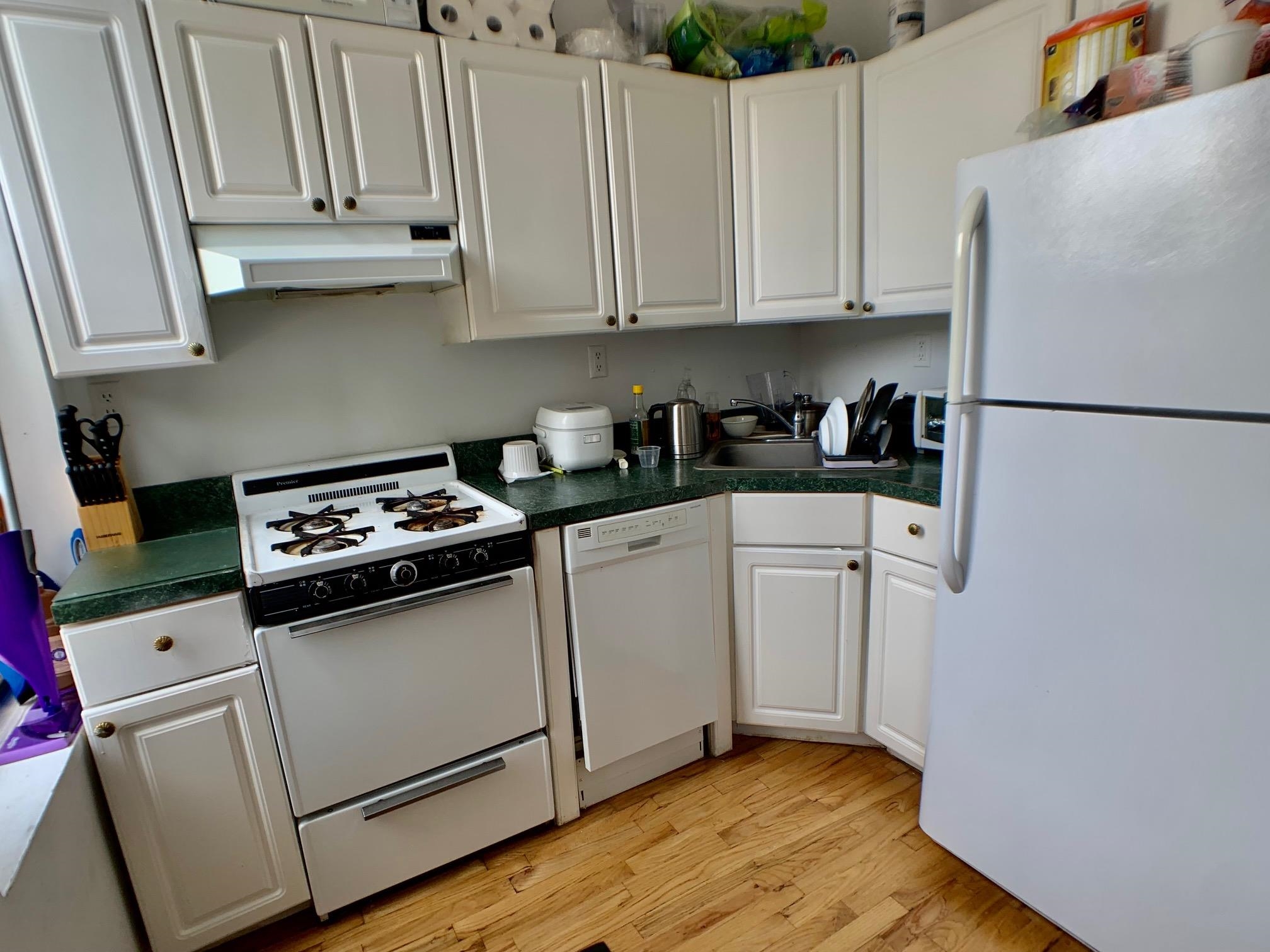 912 WASHINGTON ST Unit: 3