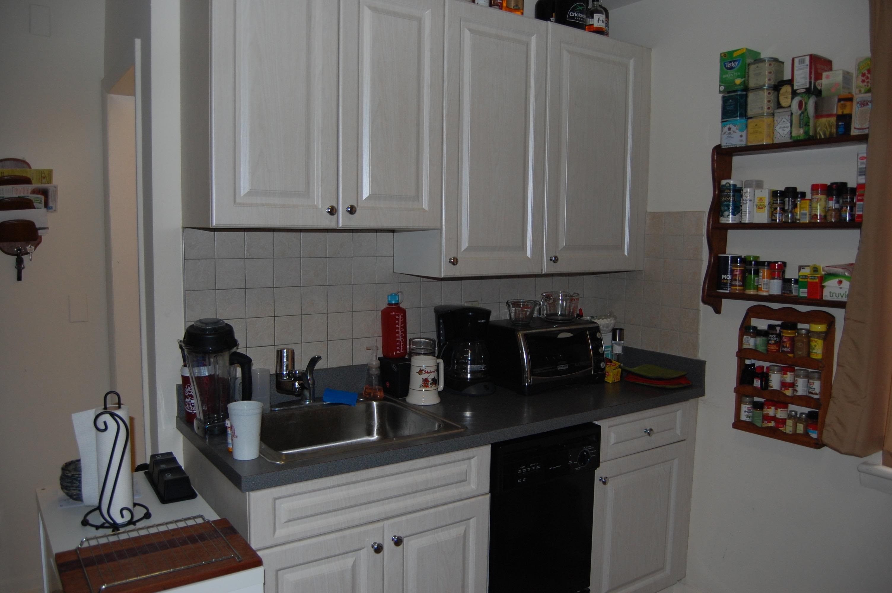 106 11TH ST Unit: 3