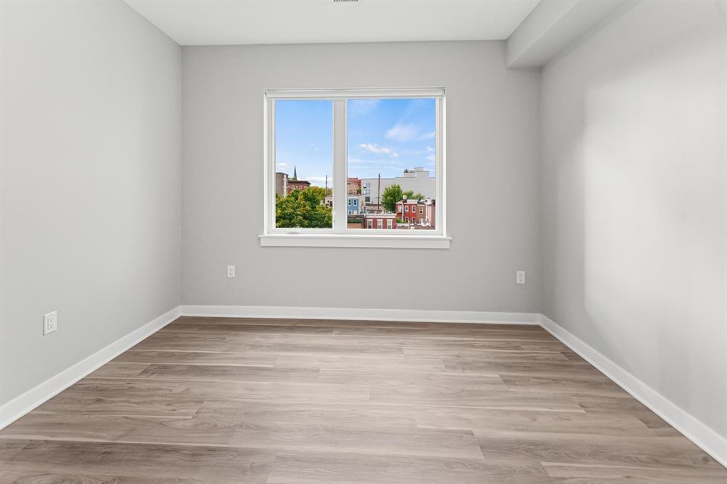 475 COMMUNIPAW AVE Unit: 401