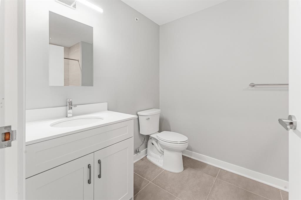 475 COMMUNIPAW AVE Unit: 401