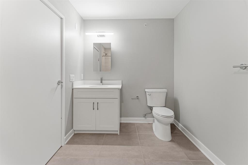 475 COMMUNIPAW AVE Unit: 401